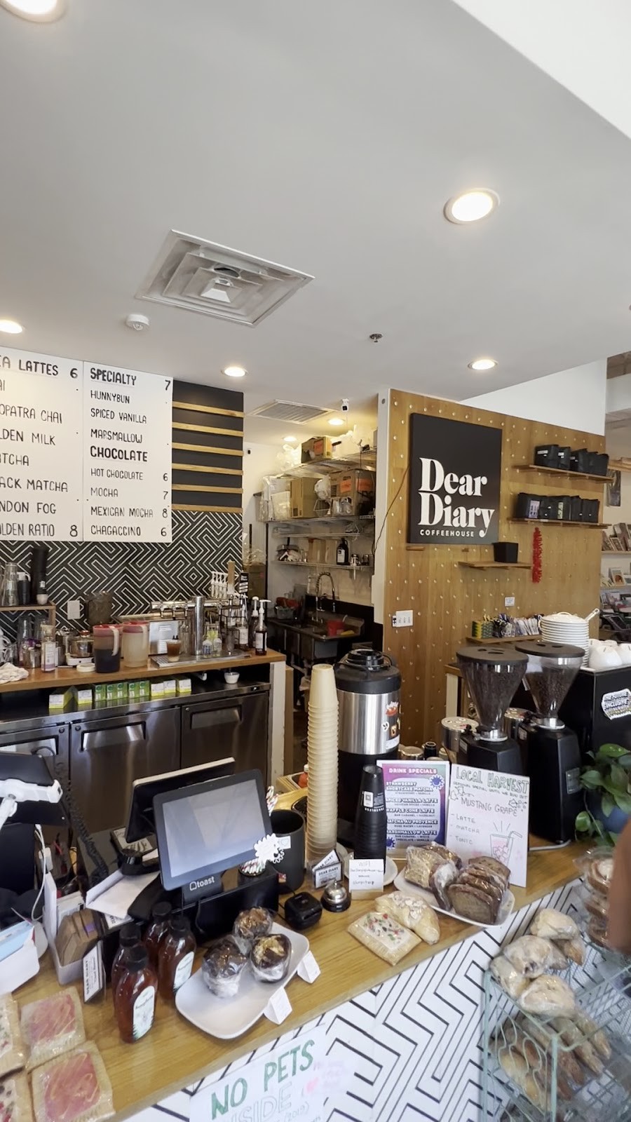 Dear Diary Coffee: the place