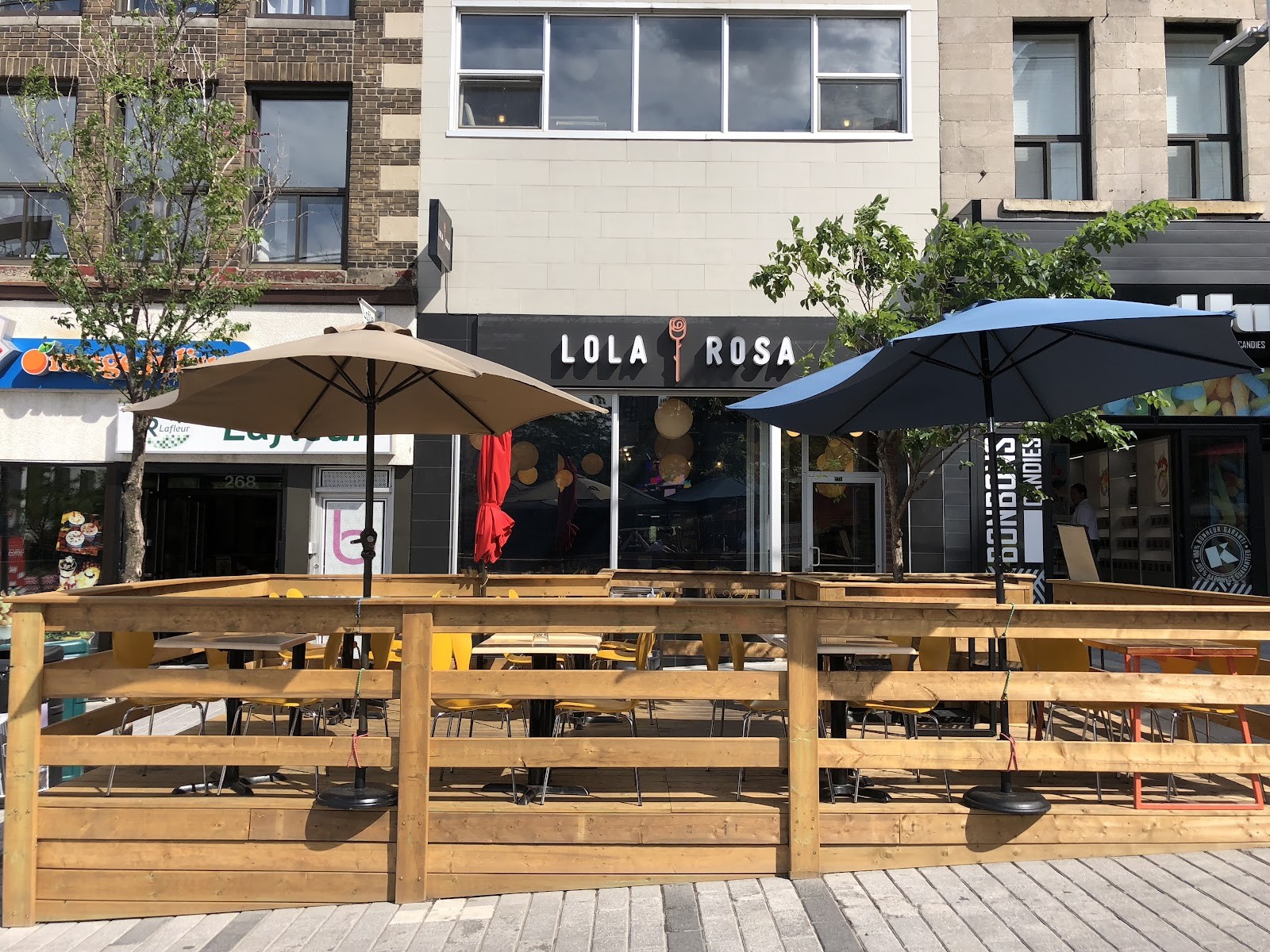 Lola Rosa Place-des-Arts: the place