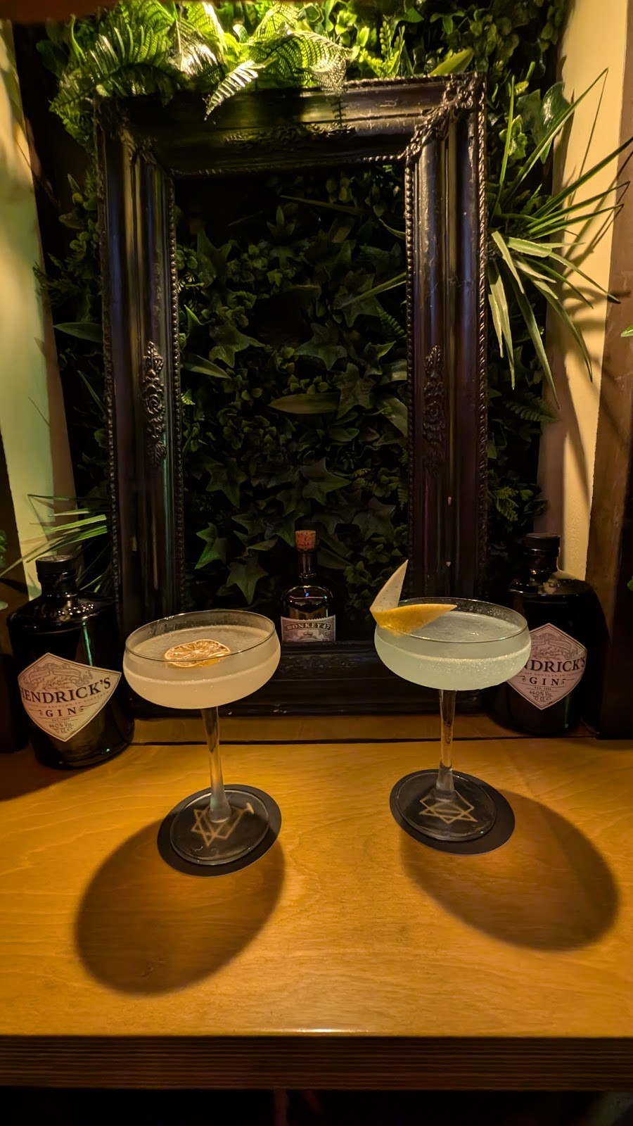 The Botanical Den: food & drinks