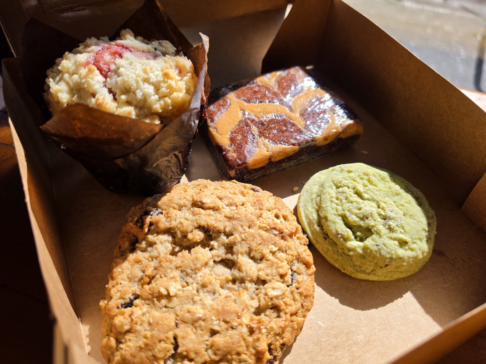 Sweetpea Baking Co.: food & drinks
