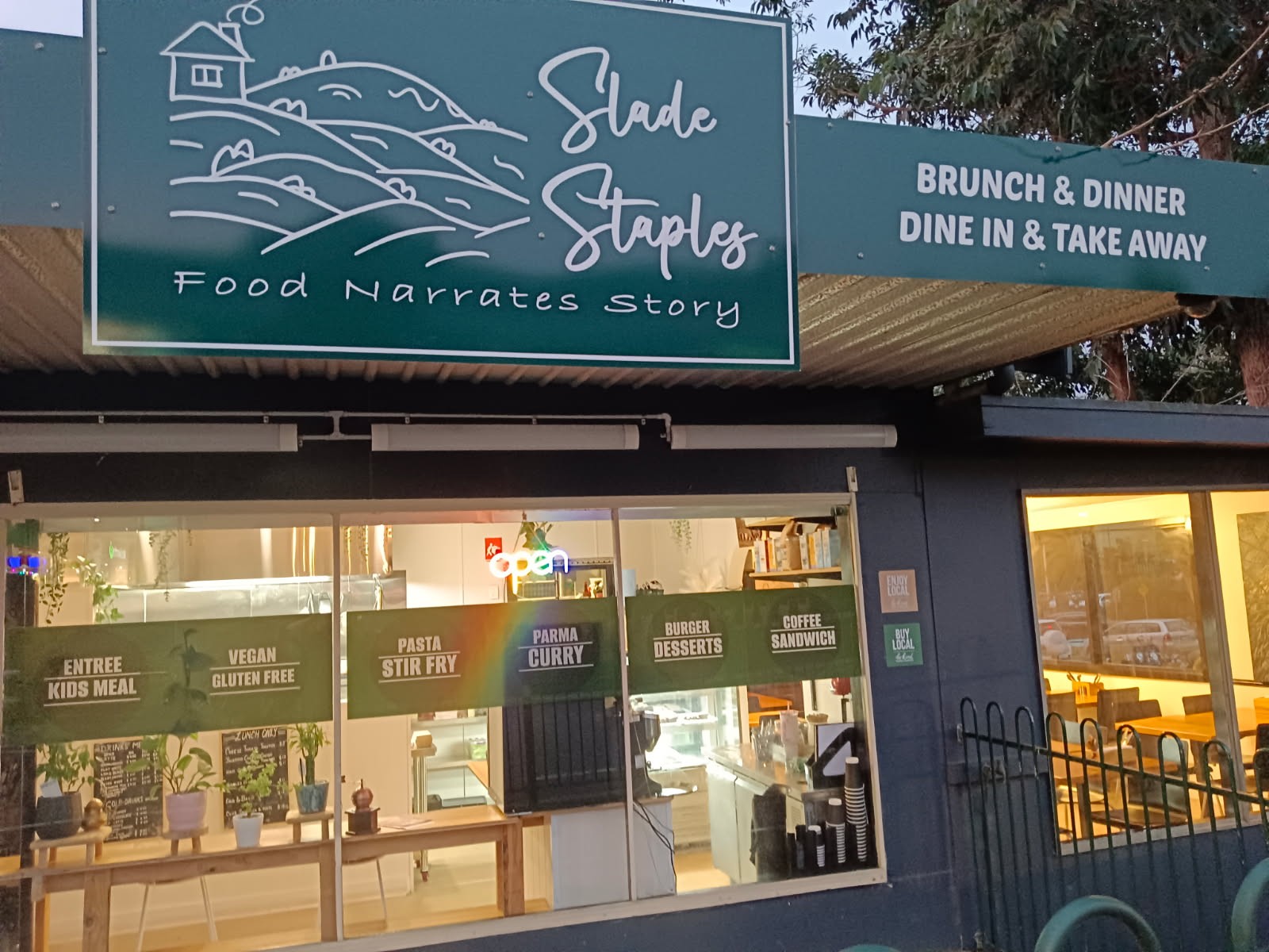 Slade Staples Restaurant: the place