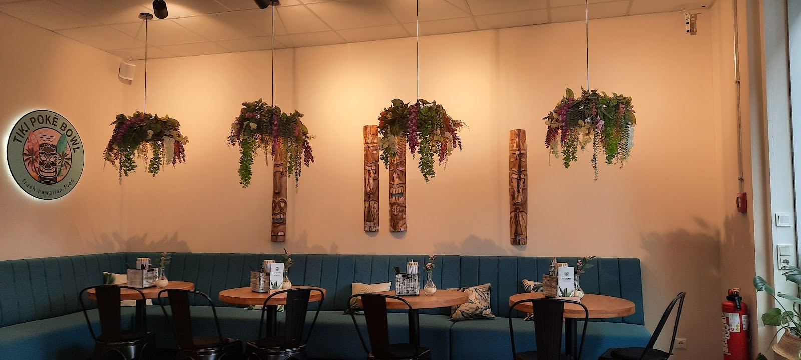 Tiki Poke Bowl: the place