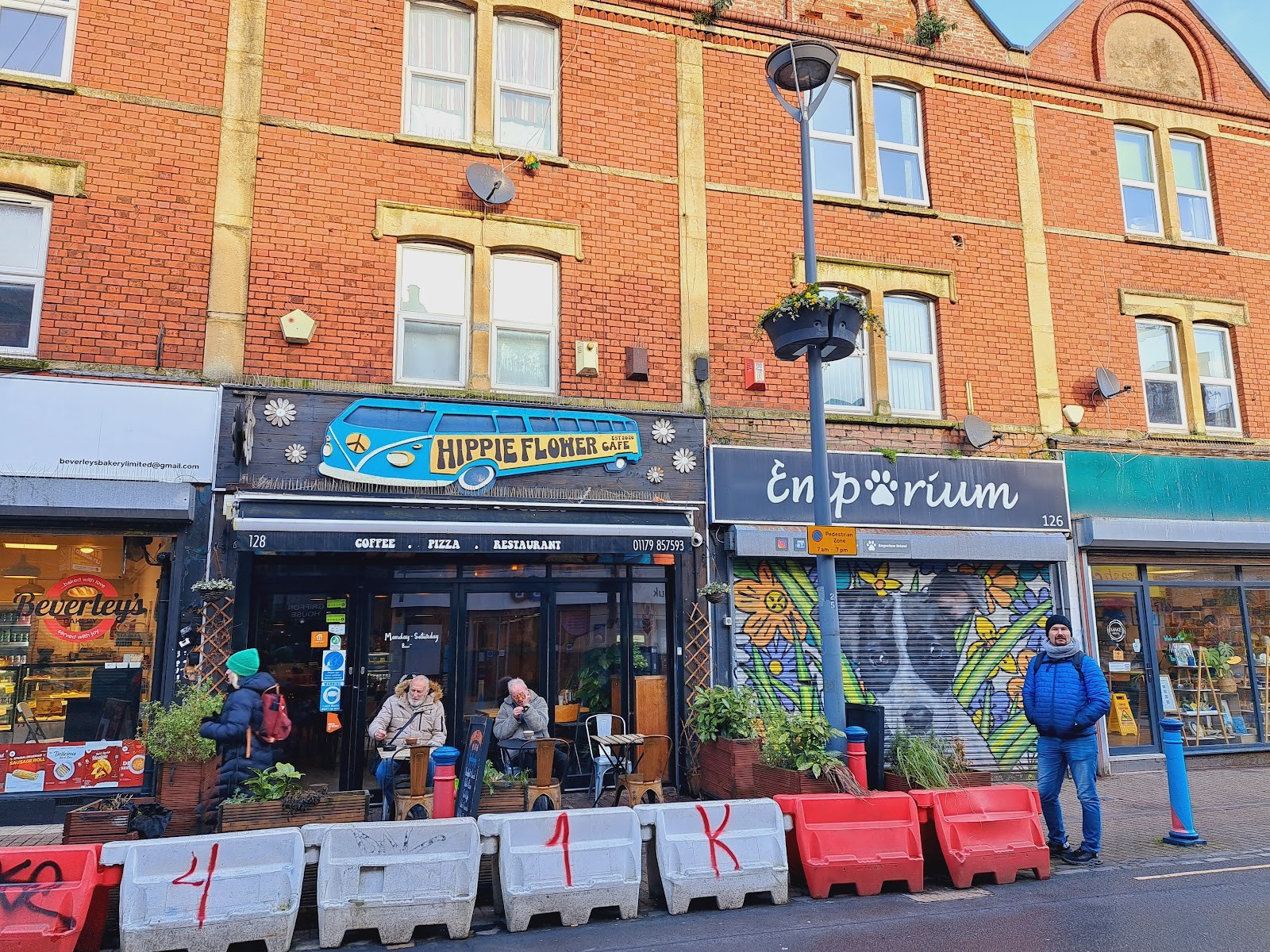 Hippie Flower Café: the place
