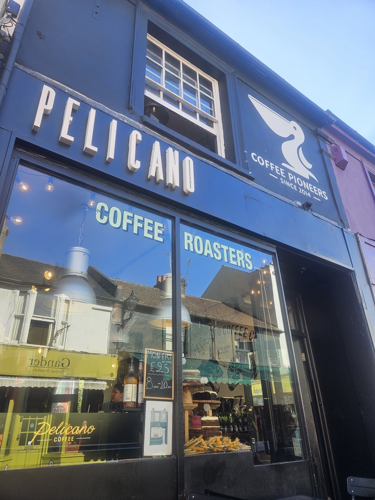Pelicano Coffee Co.: the place