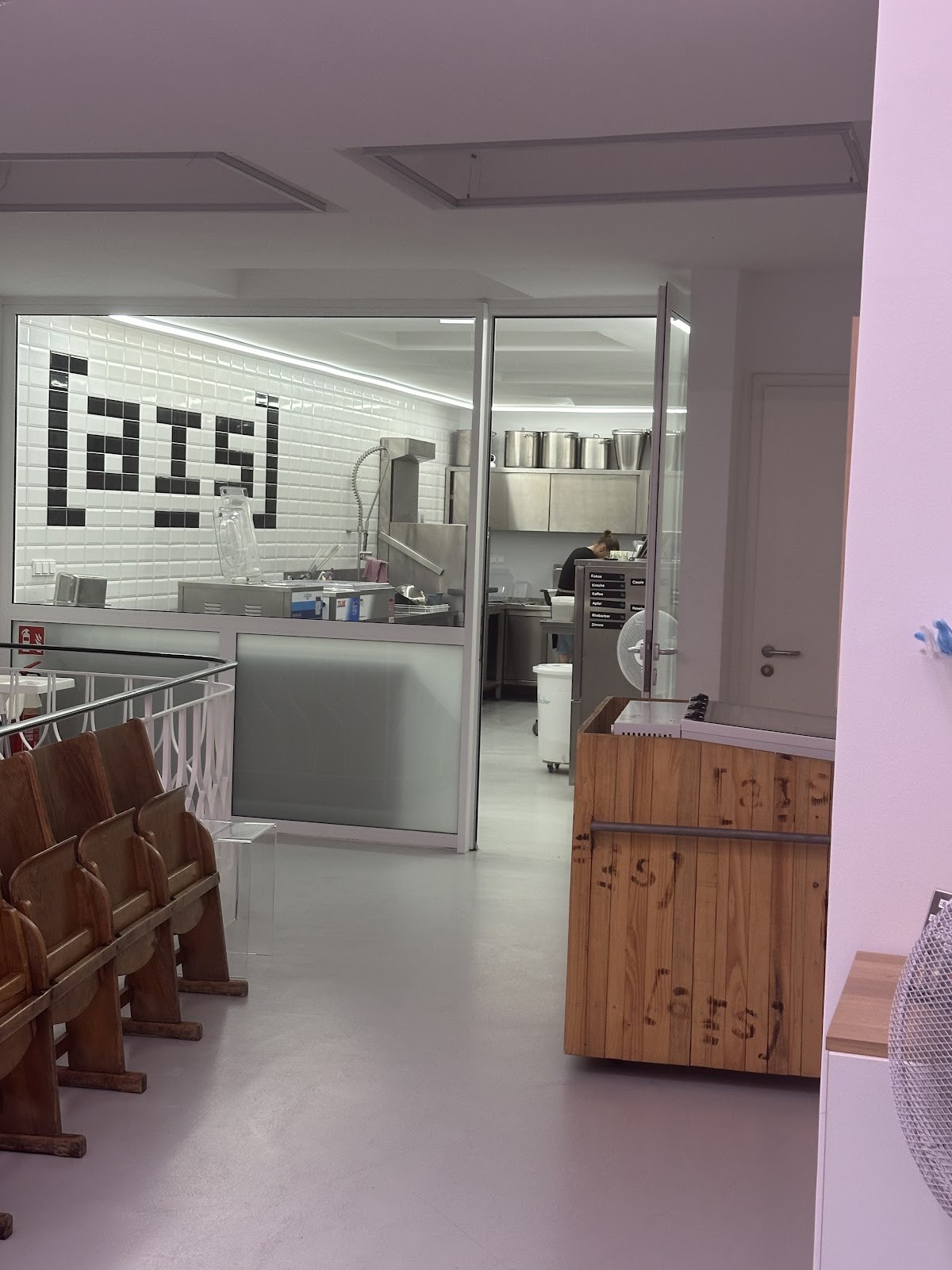 Ais - [ais] Eismanufaktur: the place