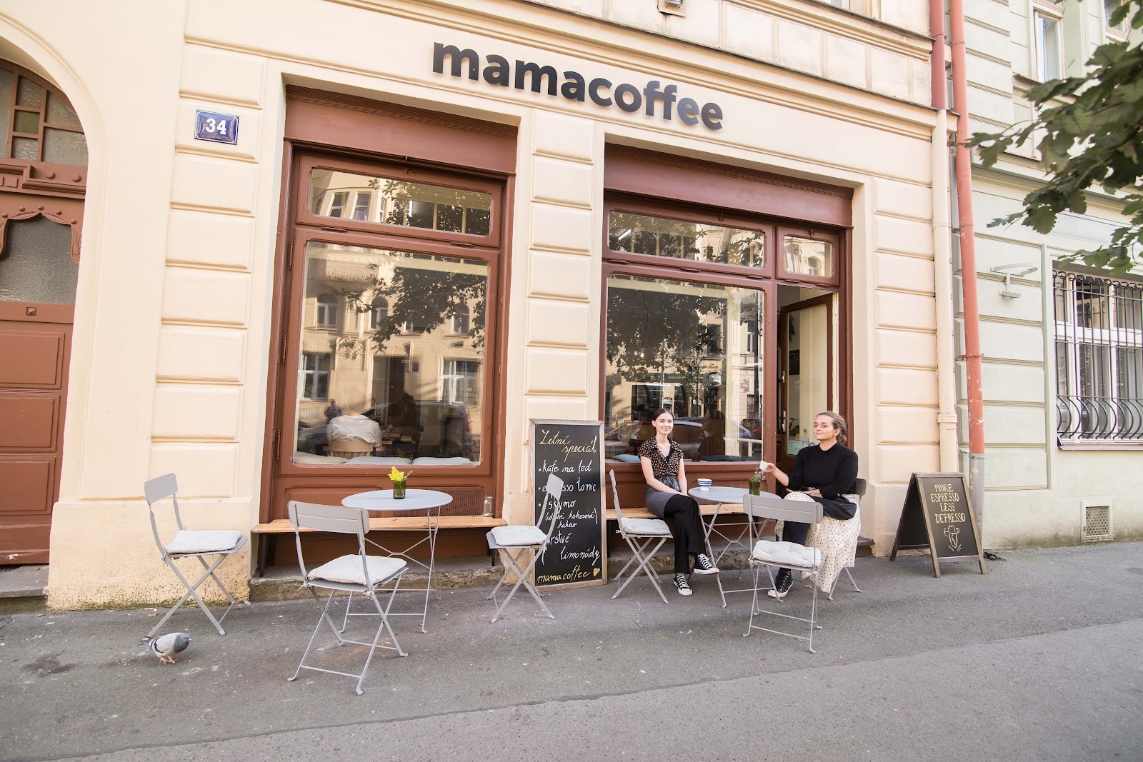mamacoffe Jaromírova: the place