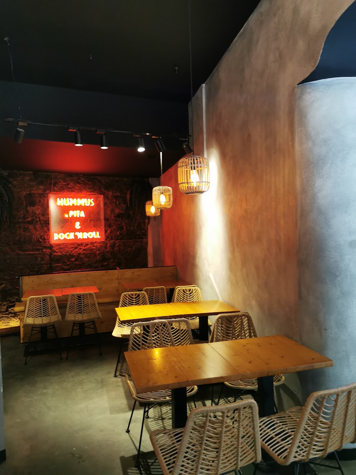 Hummus and Company: the place