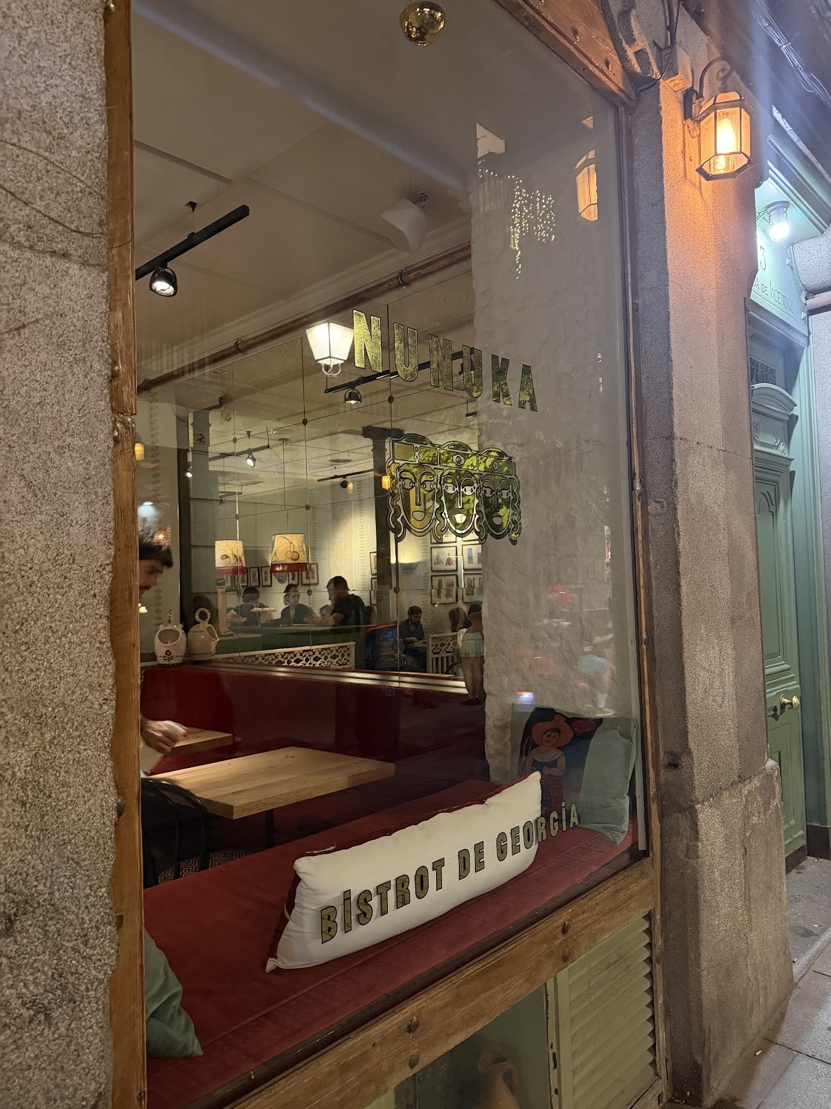 Nunuka | Georgian Restaurant Madrid: the place