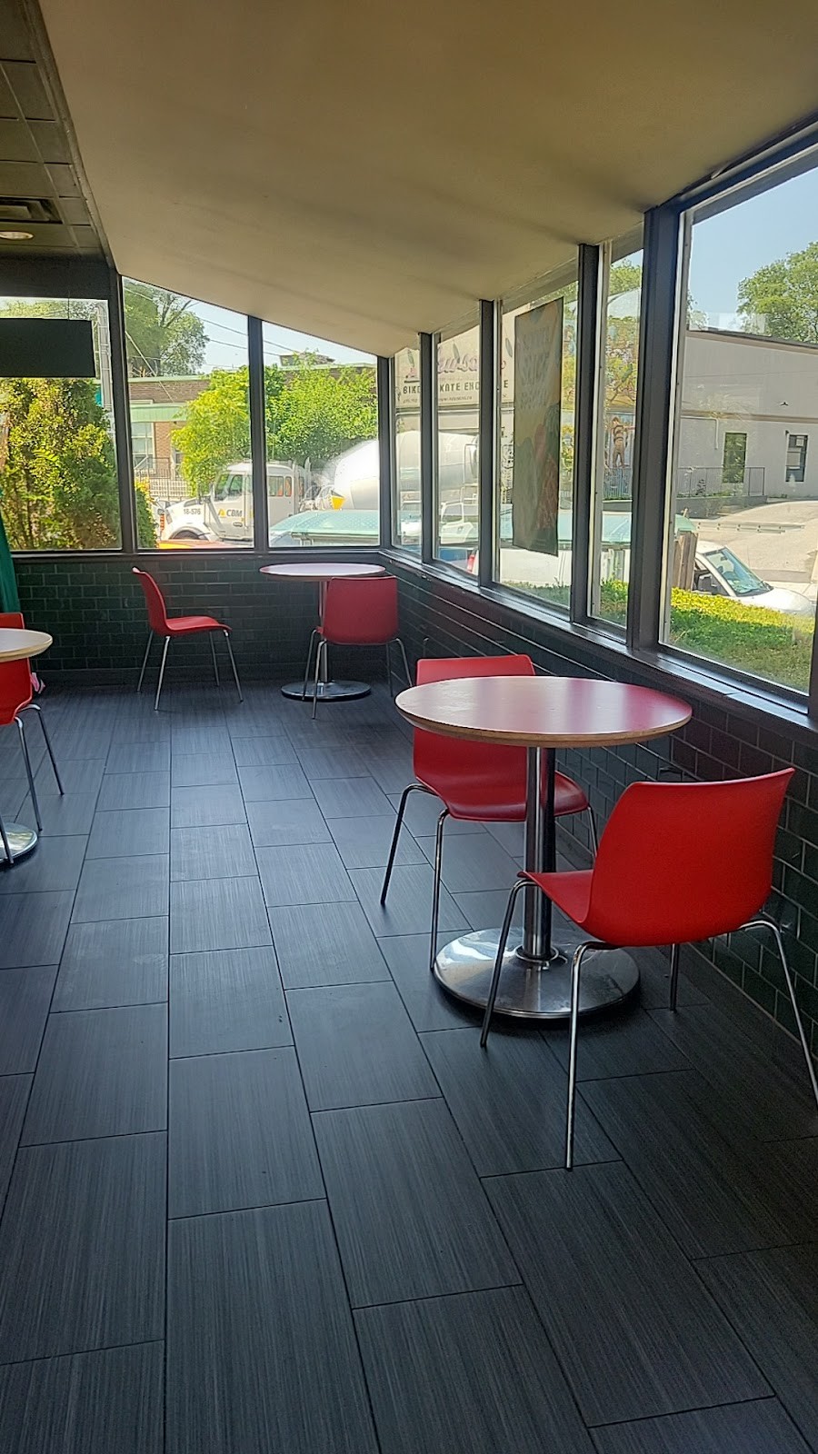 Pizza Nova: the place