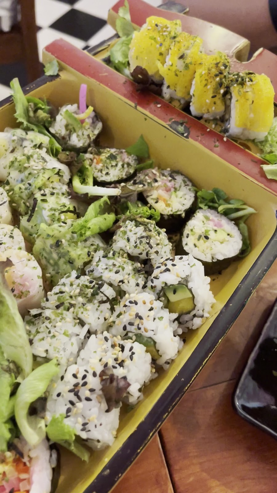 Legumi Sushi Vegan: food & drinks