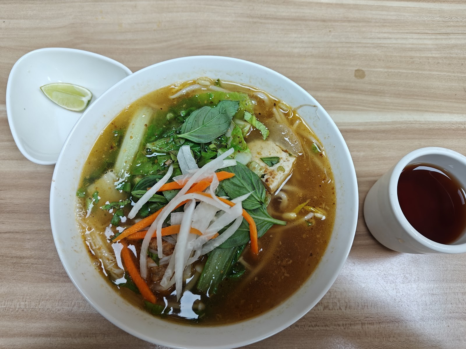 Lianjie Healthy Vegetarian - 蓮潔養生素食(原越南養身素食): food & drinks