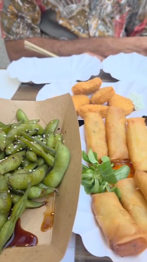 Lin‘s Veggie Dumplin‘: food & drinks