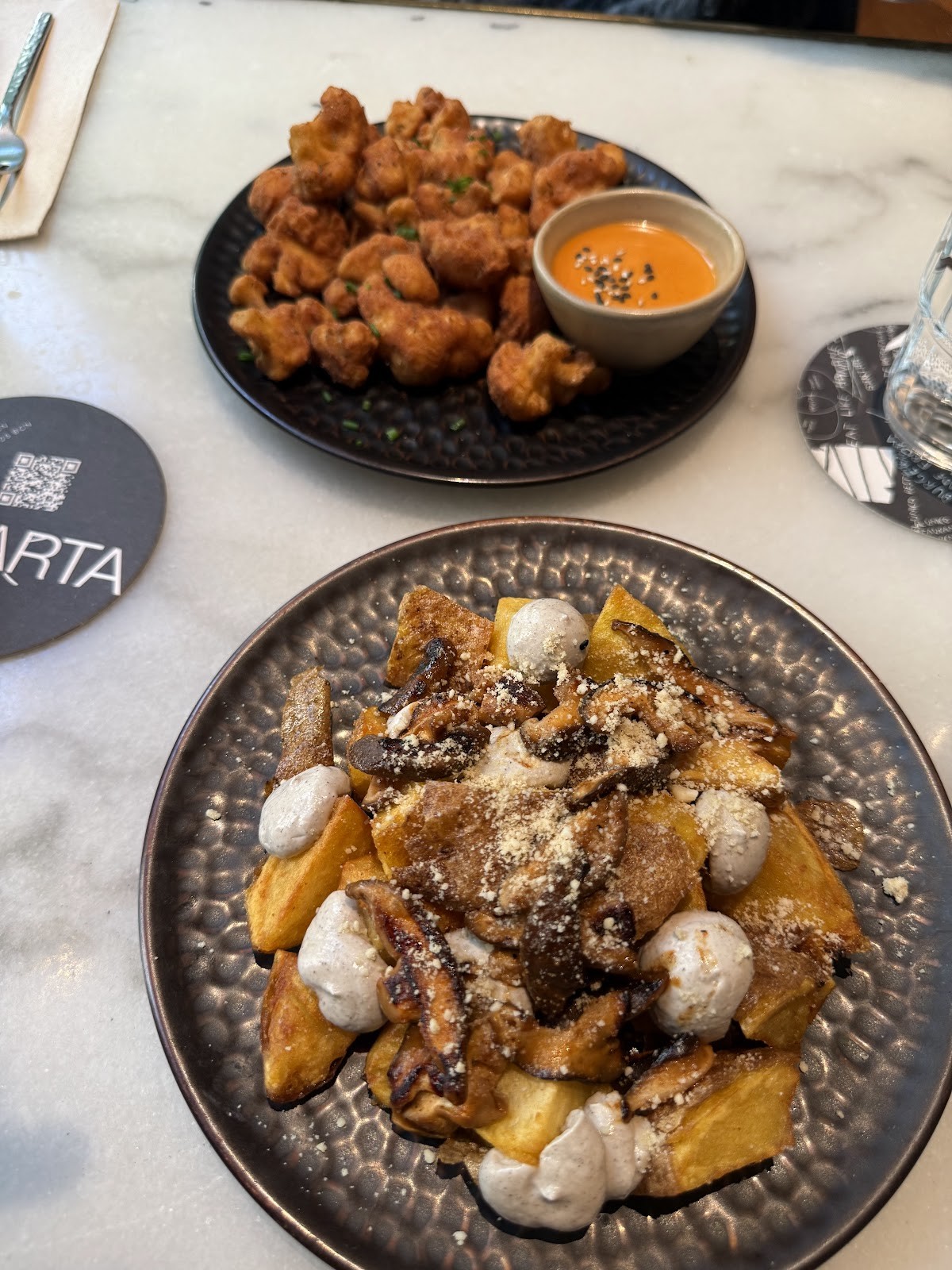 Vrutal | Vegan Burger Eixample: food & drinks