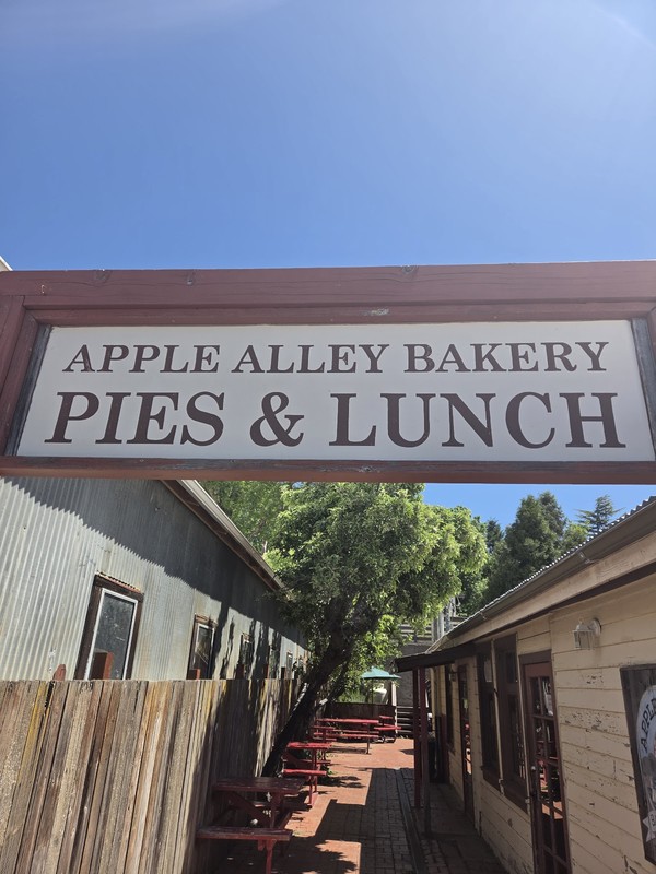 Apple Alley Bakery: photo 4