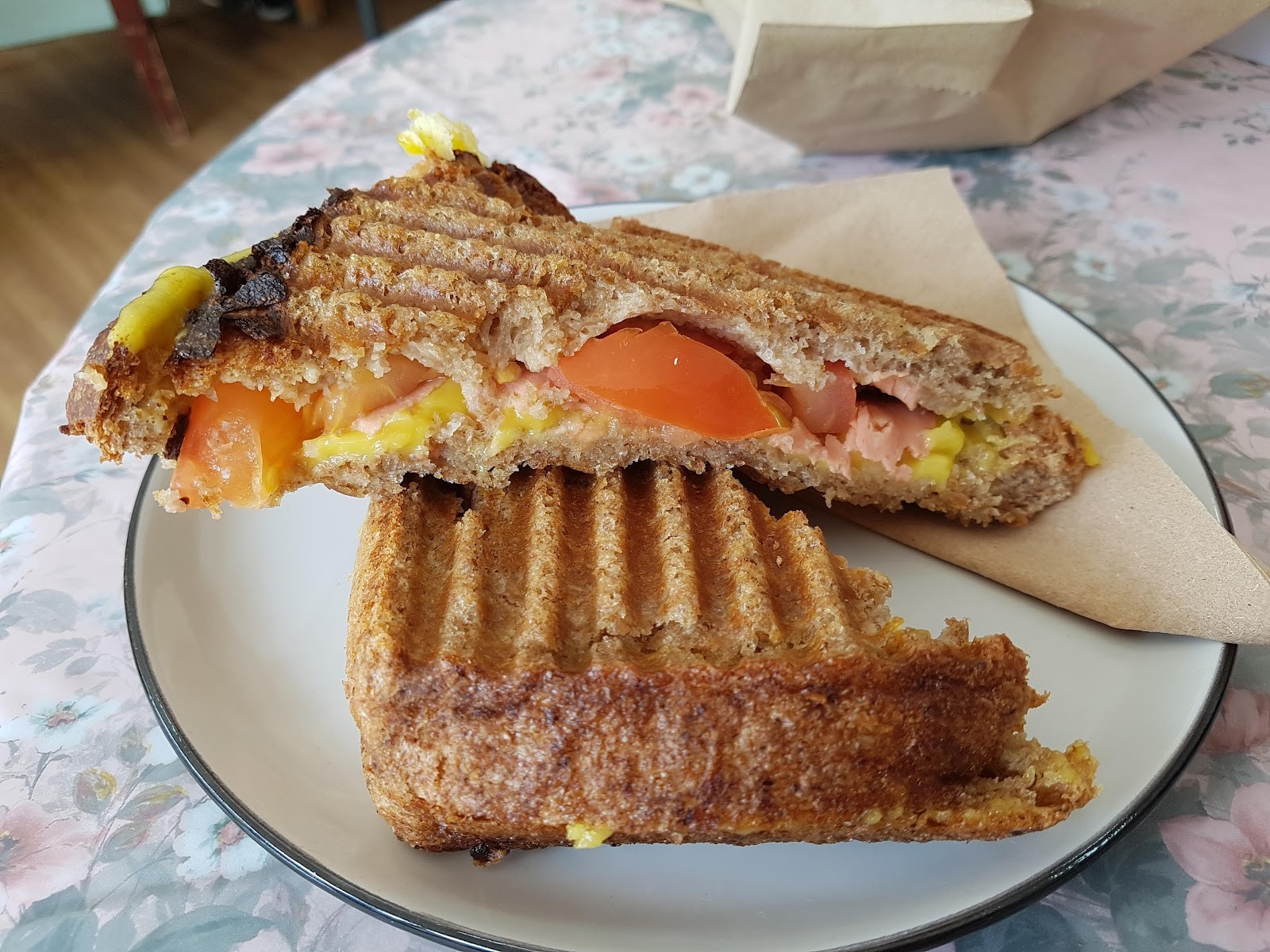 Aubergine Café: food & drinks