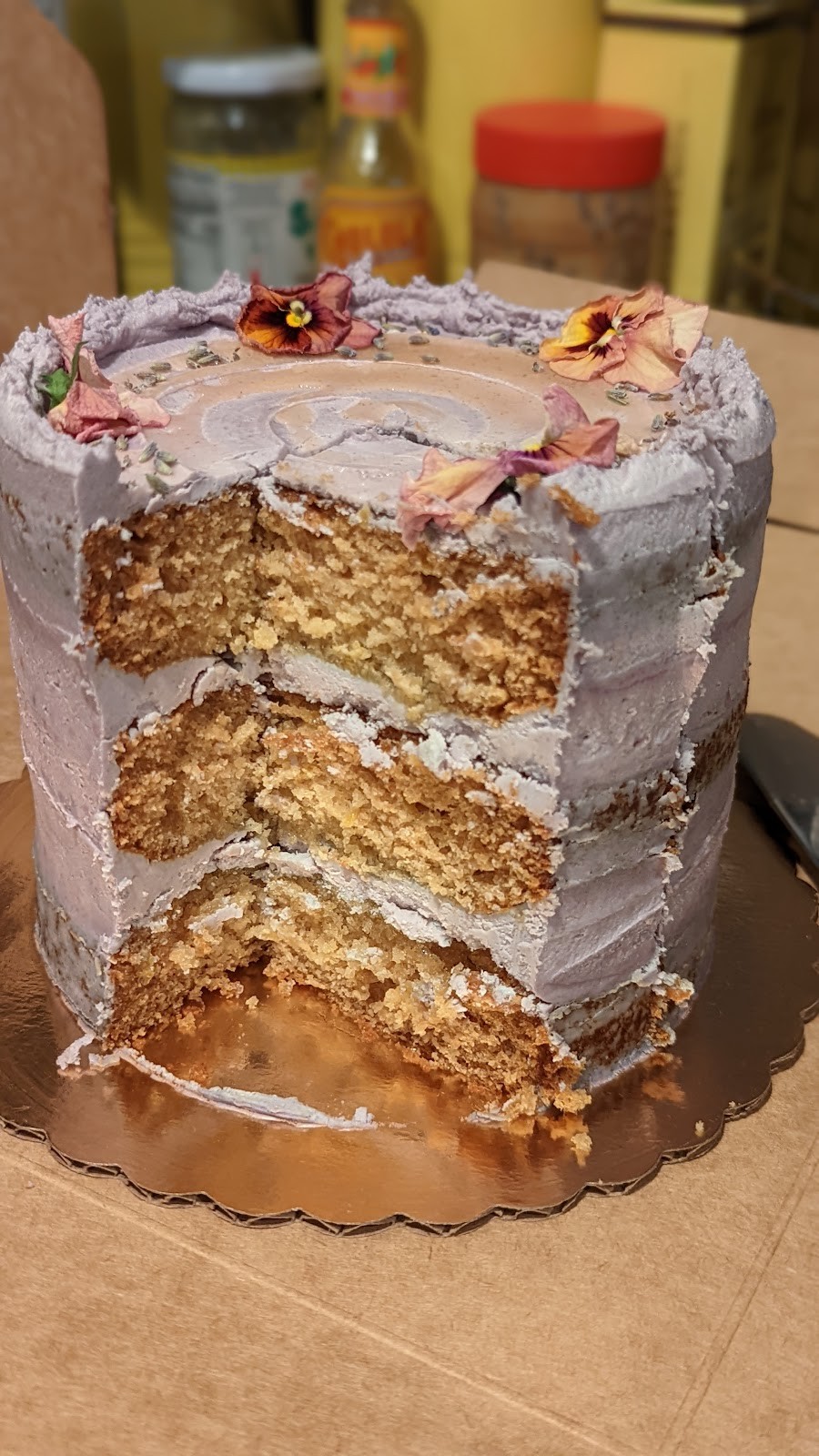 Crust Vegan Bakery: food & drinks