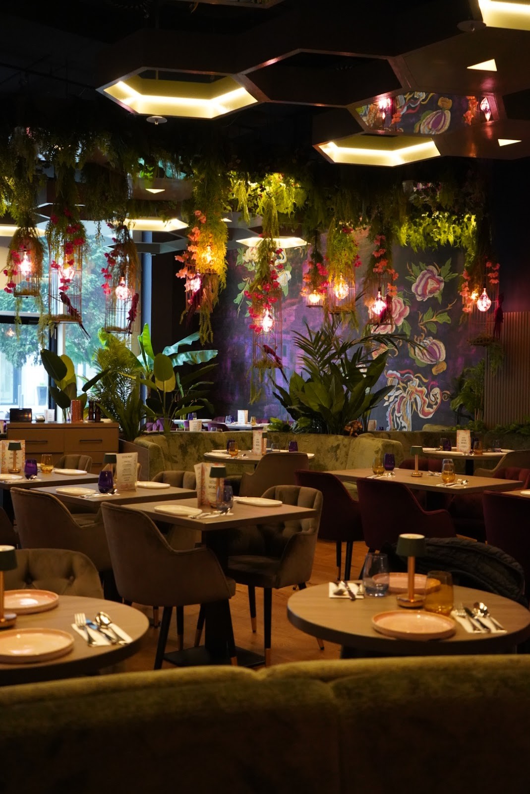 Cardamom Progressive Indian Dining: the place