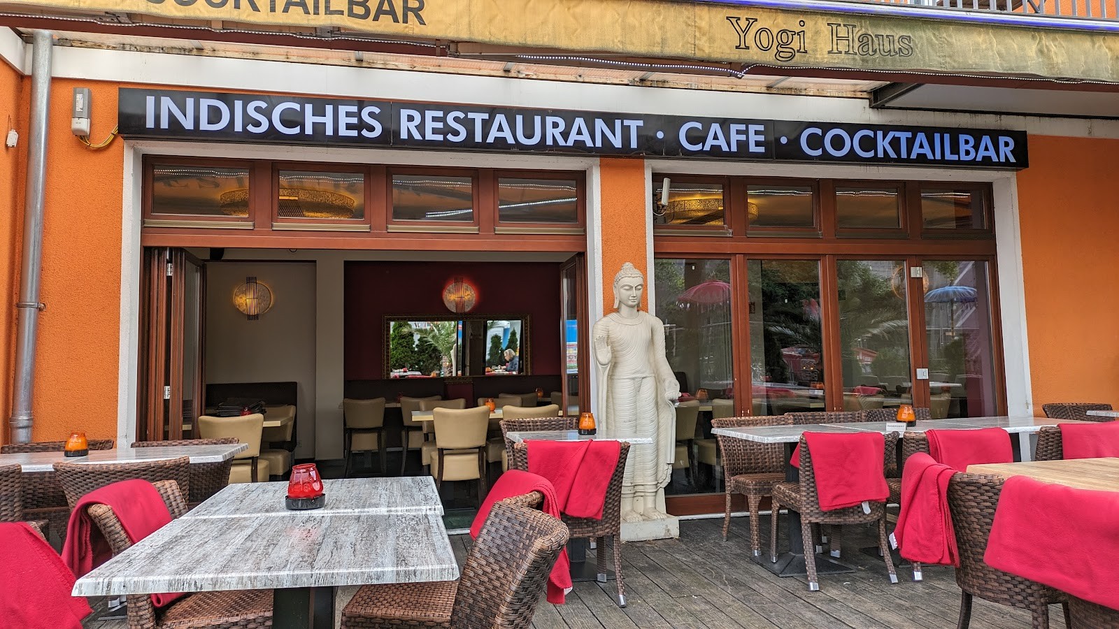 Yogi-Haus: the place