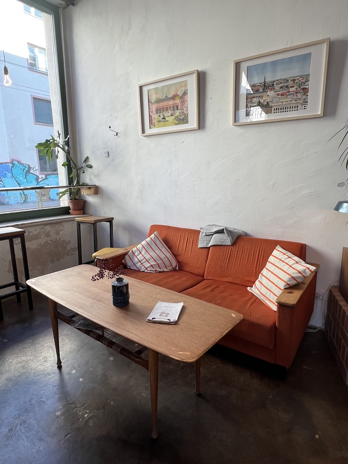 S1 Vinyl & Coffee: the place