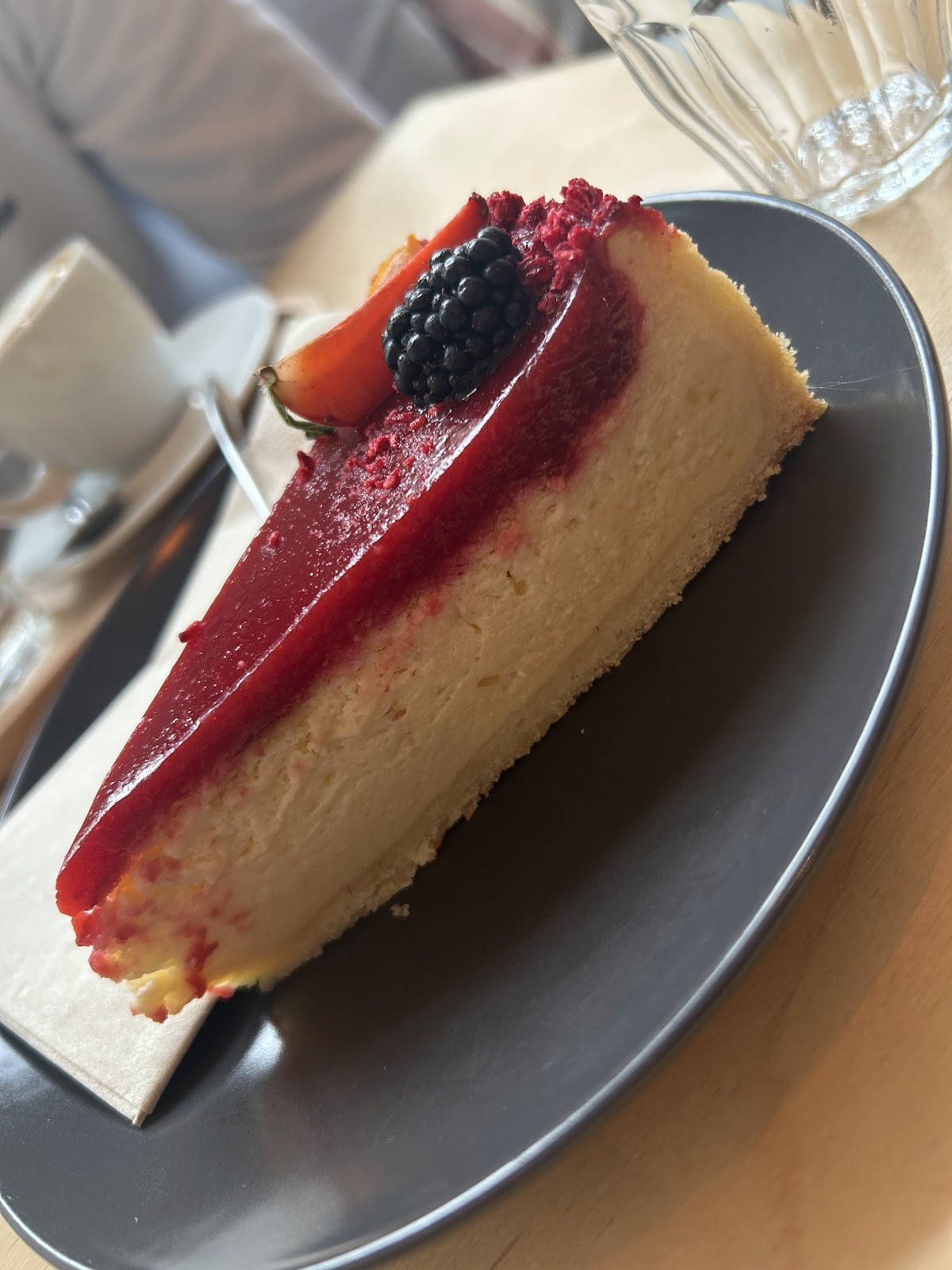 Manos Vegan Cake: food & drinks
