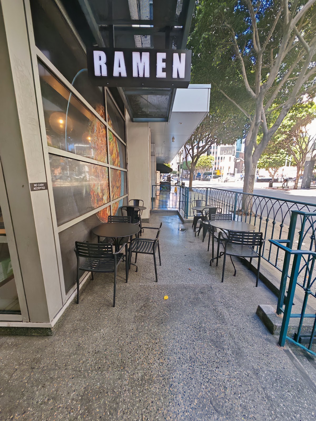 REDWHITE BONELESS RAMEN: the place