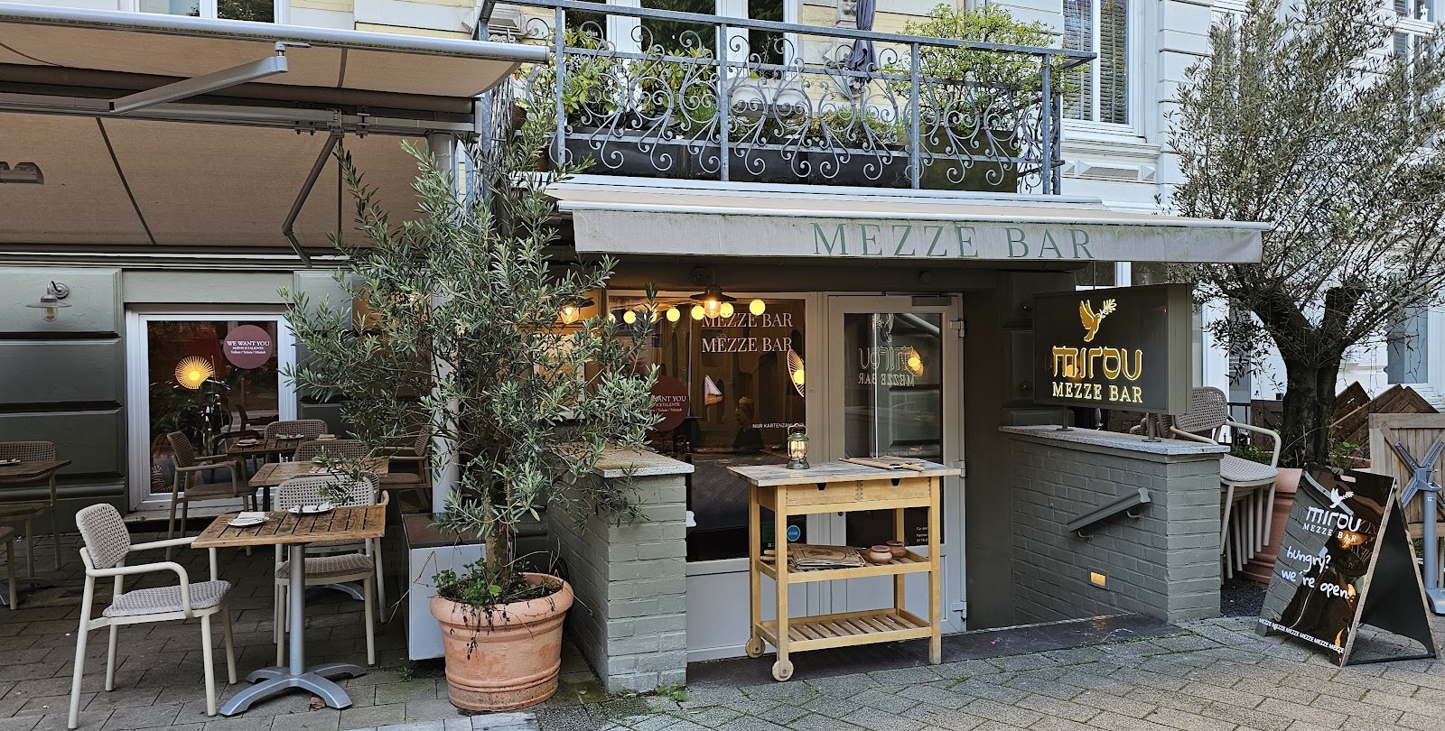 MIROU Mezze Bar: the place