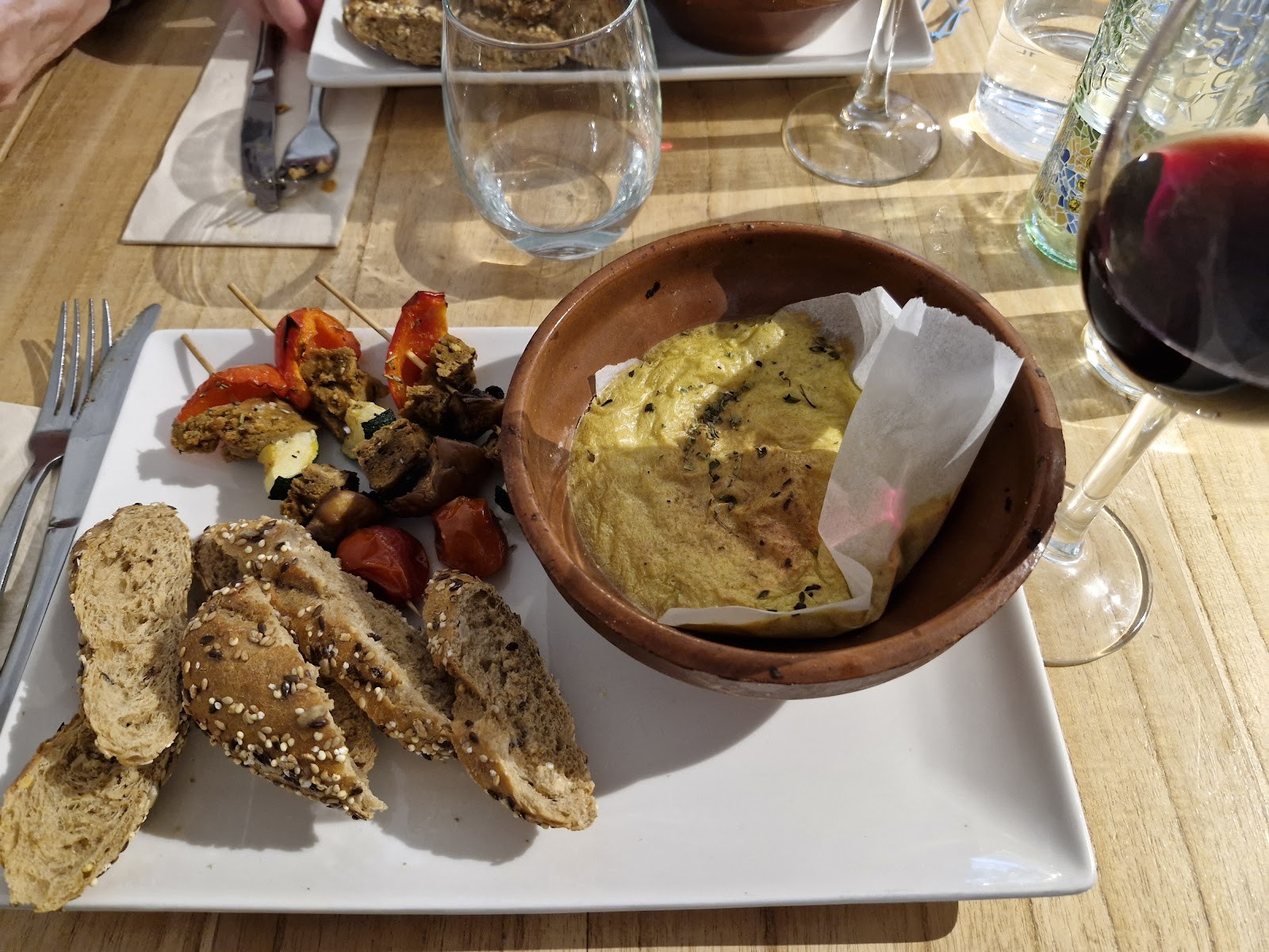 Alive: food & drinks