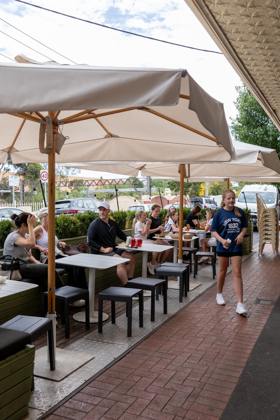 Hank's Cafe & Bagelry: the place