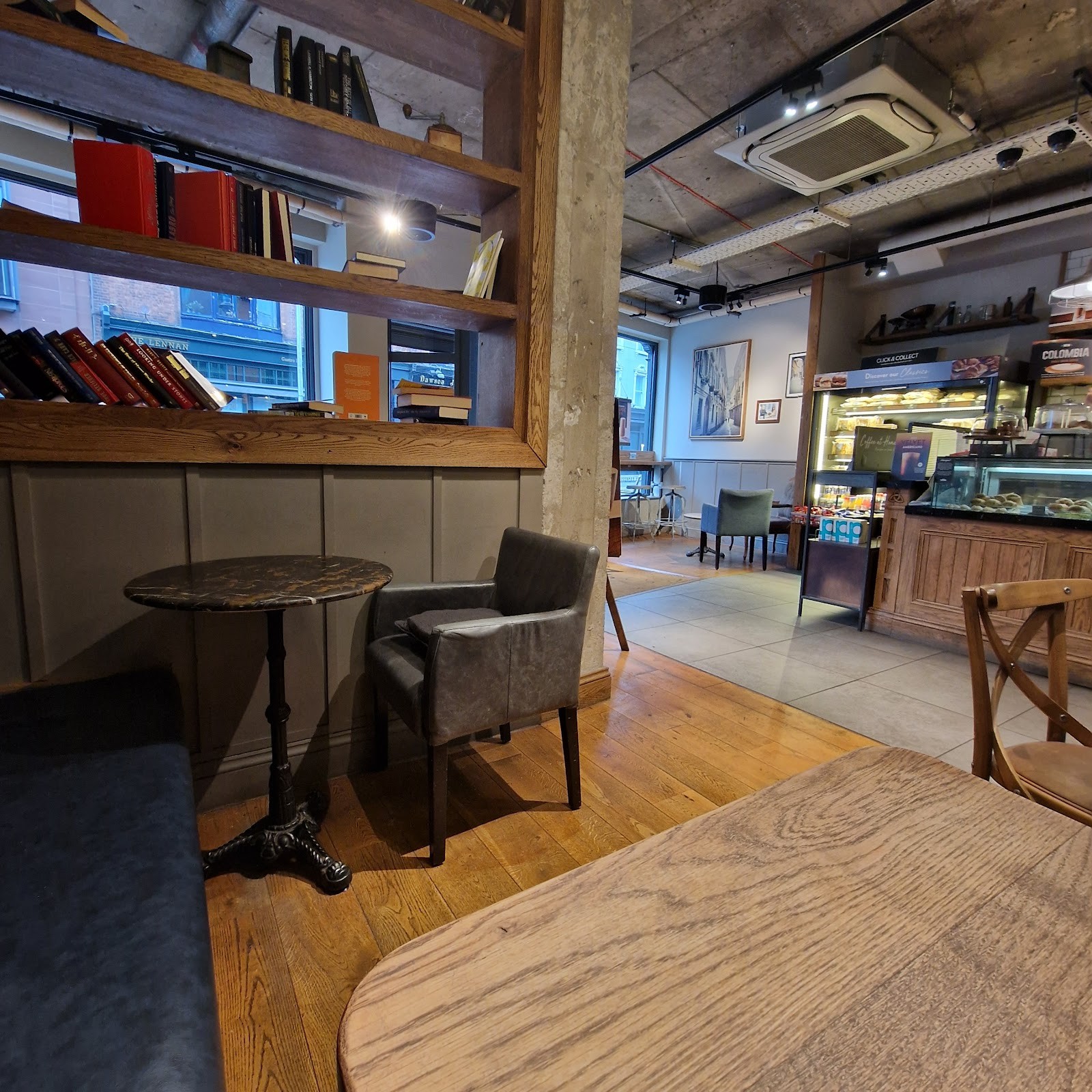 Caffè Nero: the place