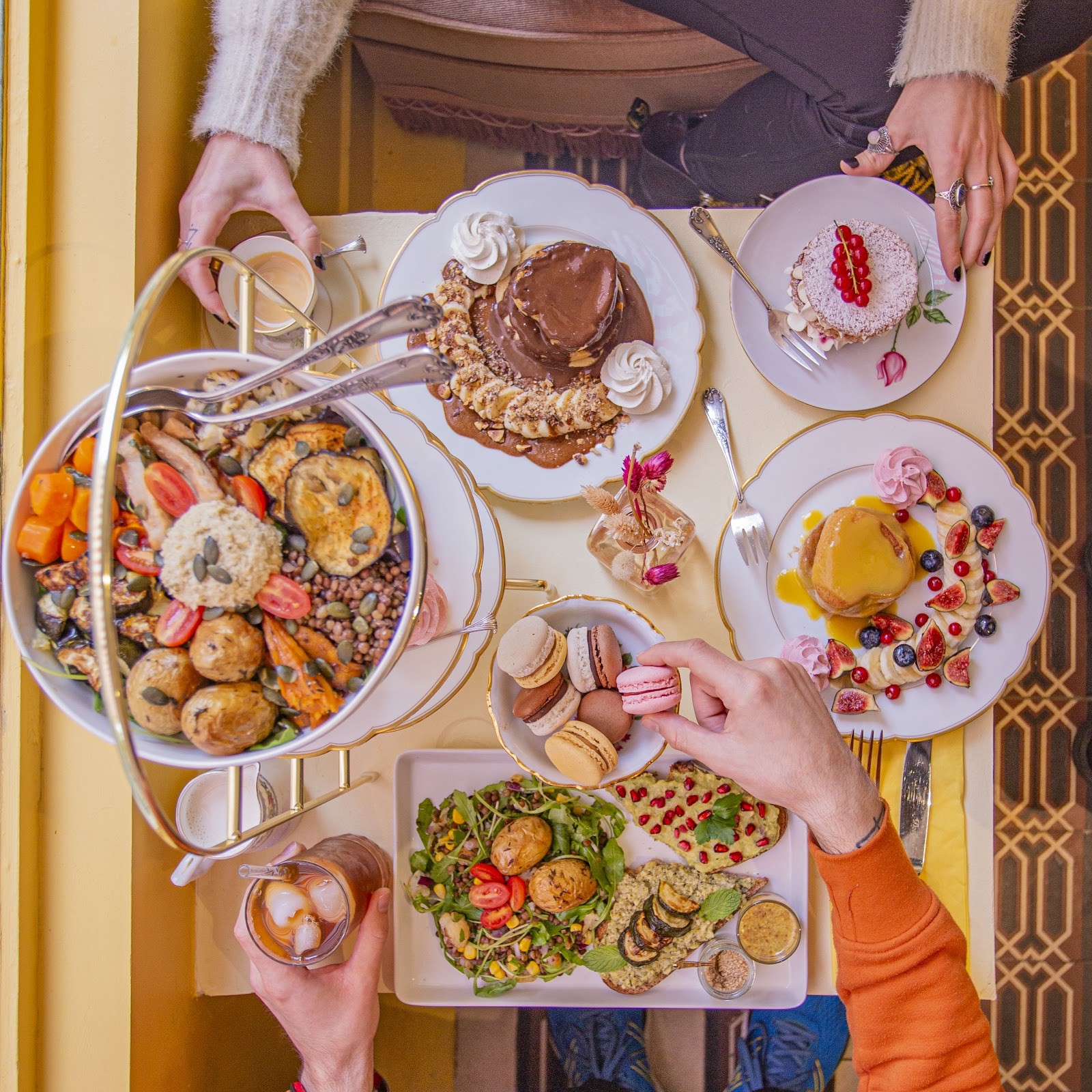 Jo and Nana Cakes: food & drinks