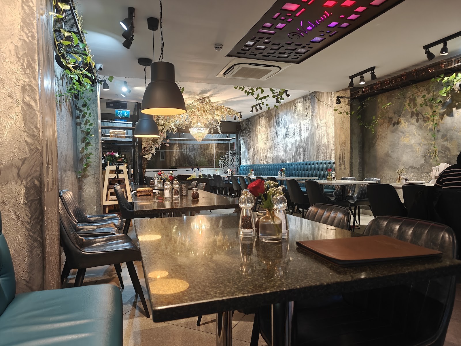 Walnut Persian Restaurant: the place