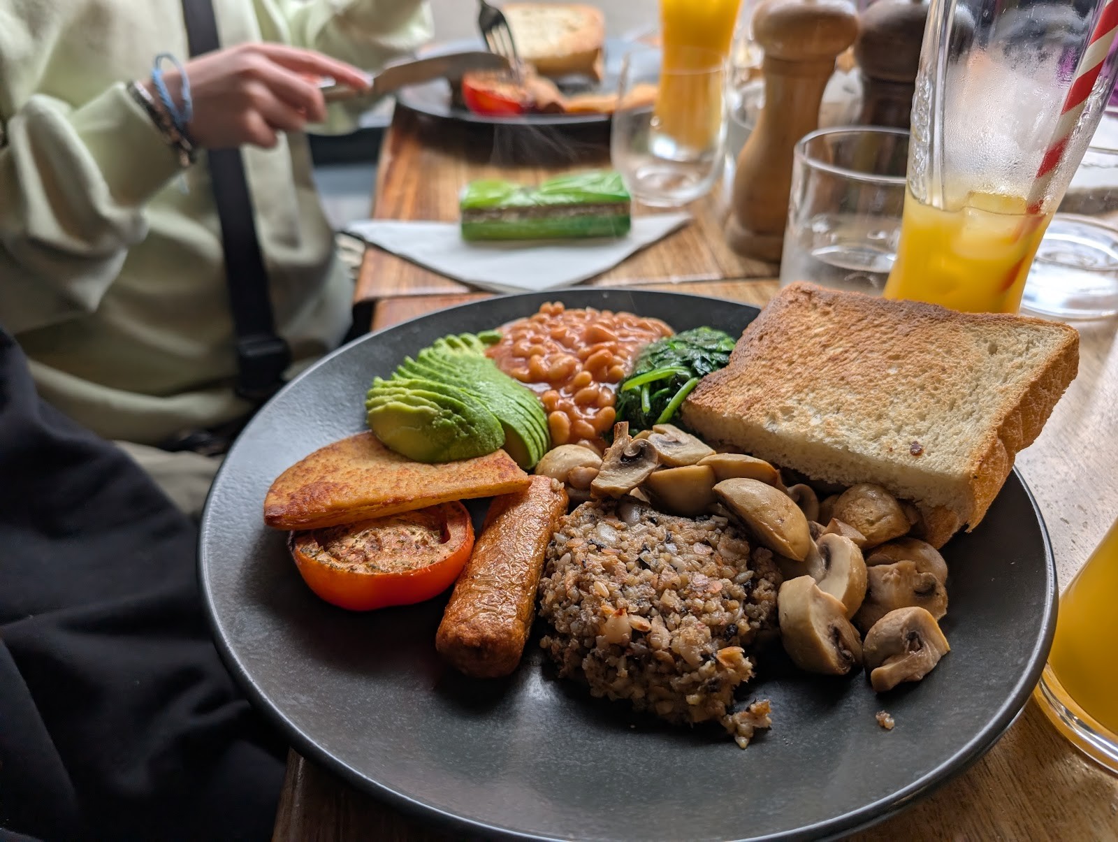 Tibo Bistro: food & drinks