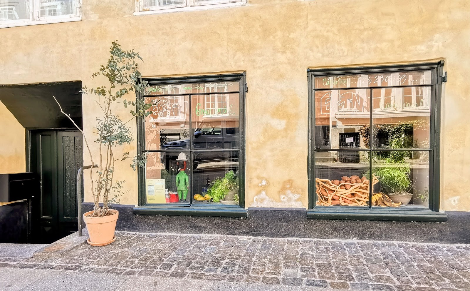 Estin: the place