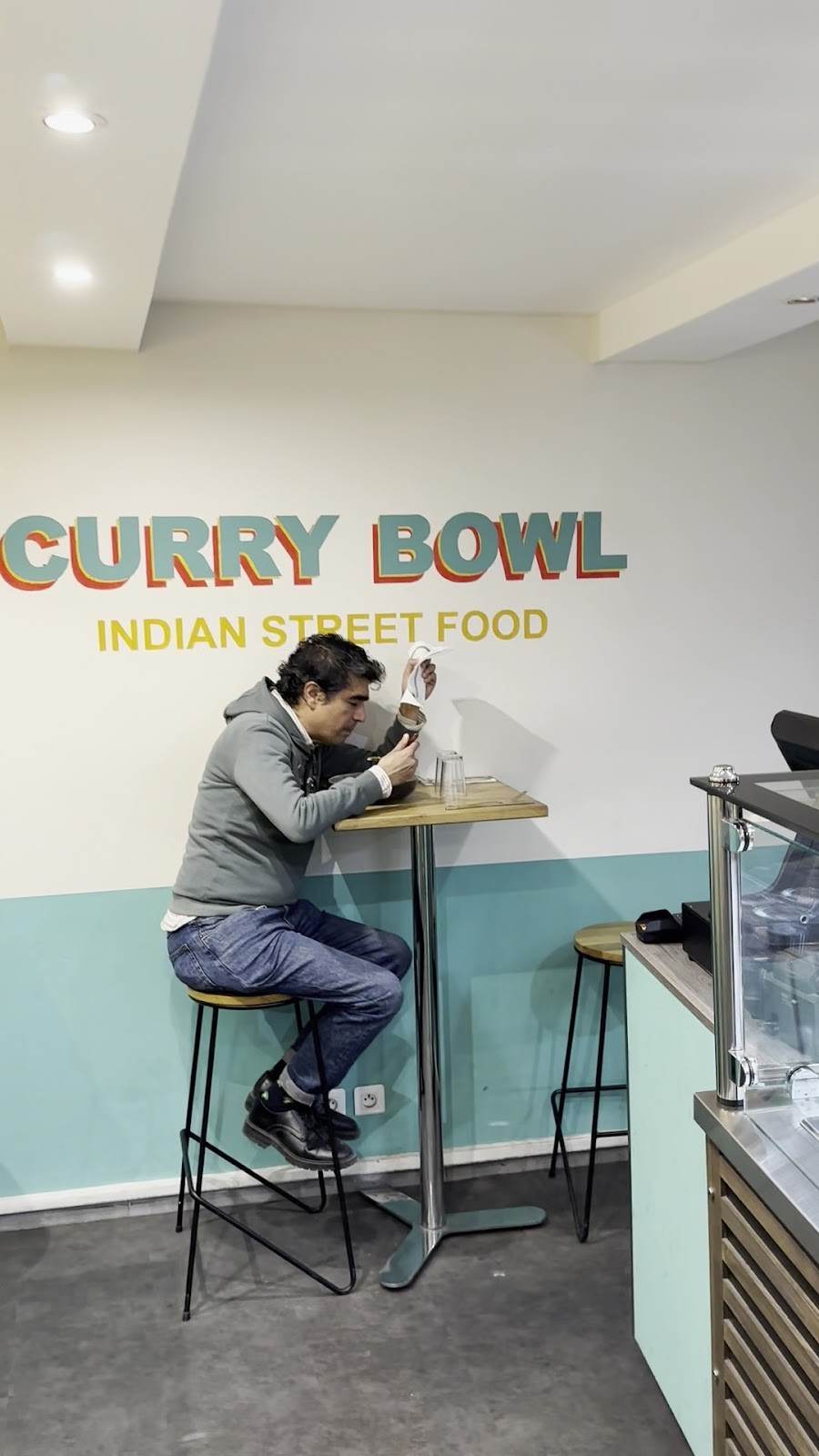 CURRY BOWL: the place