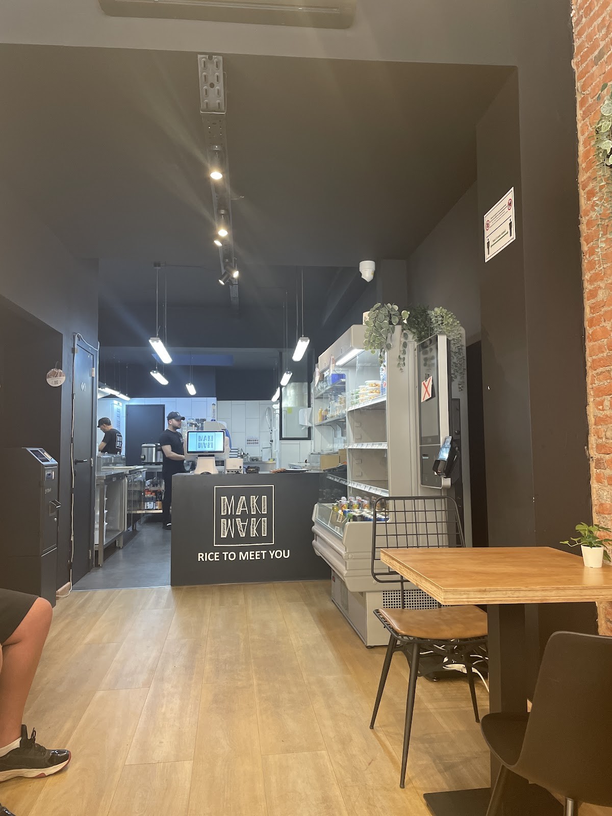 MAKI MAKI - Antwerpen 🍣: the place