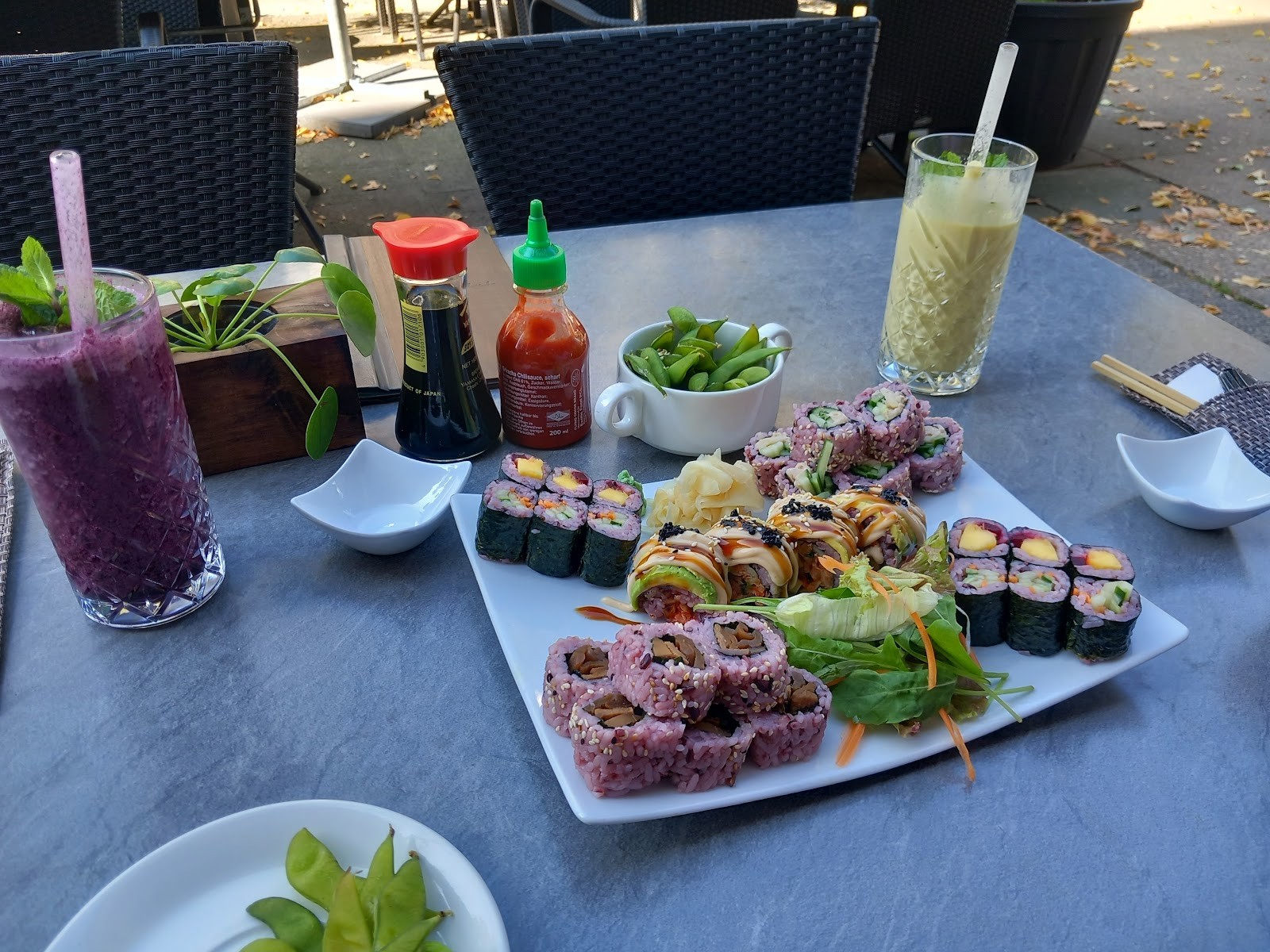 tiger club vegan sushi: food & drinks