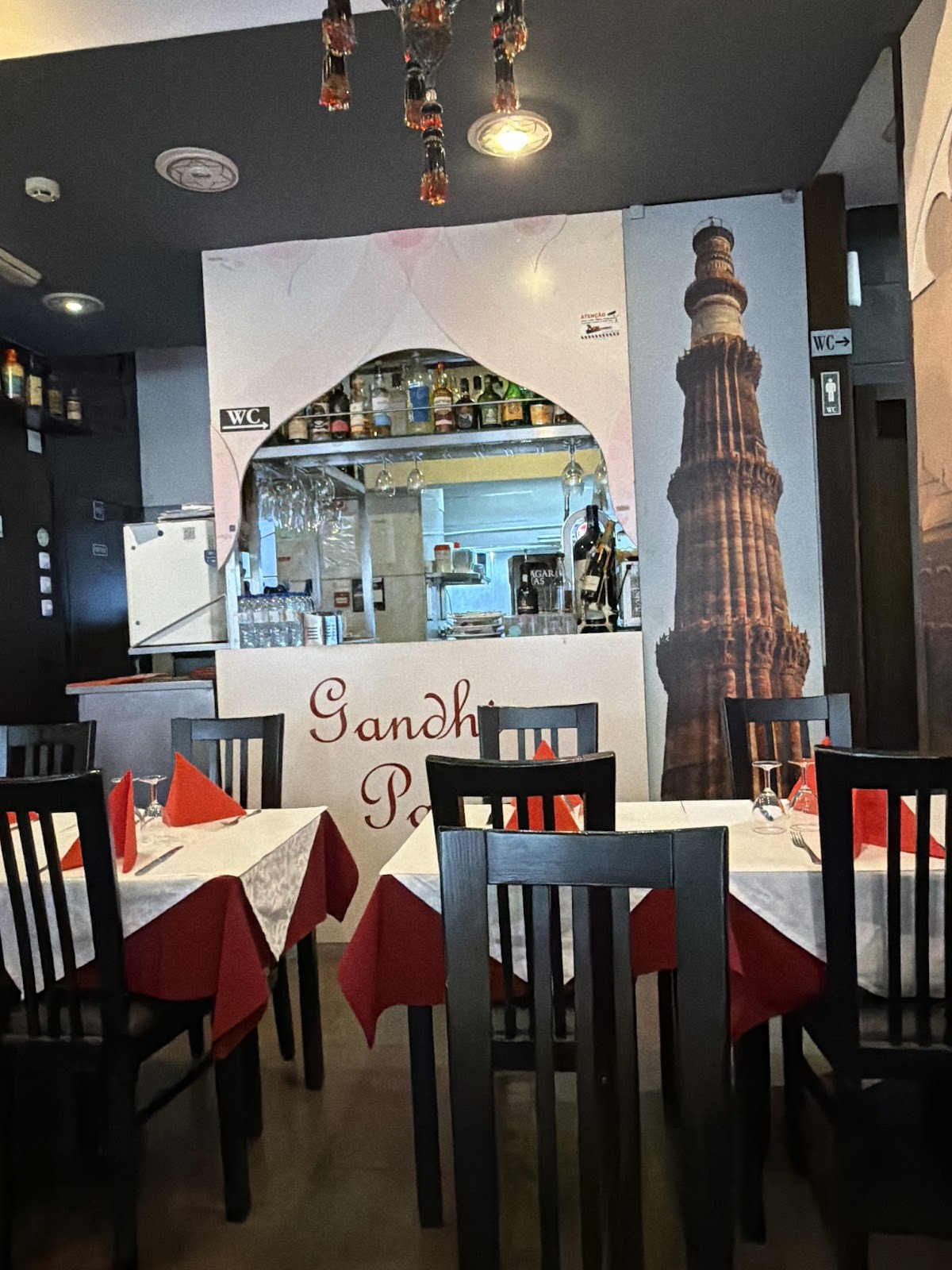 Gandhi Palace: the place