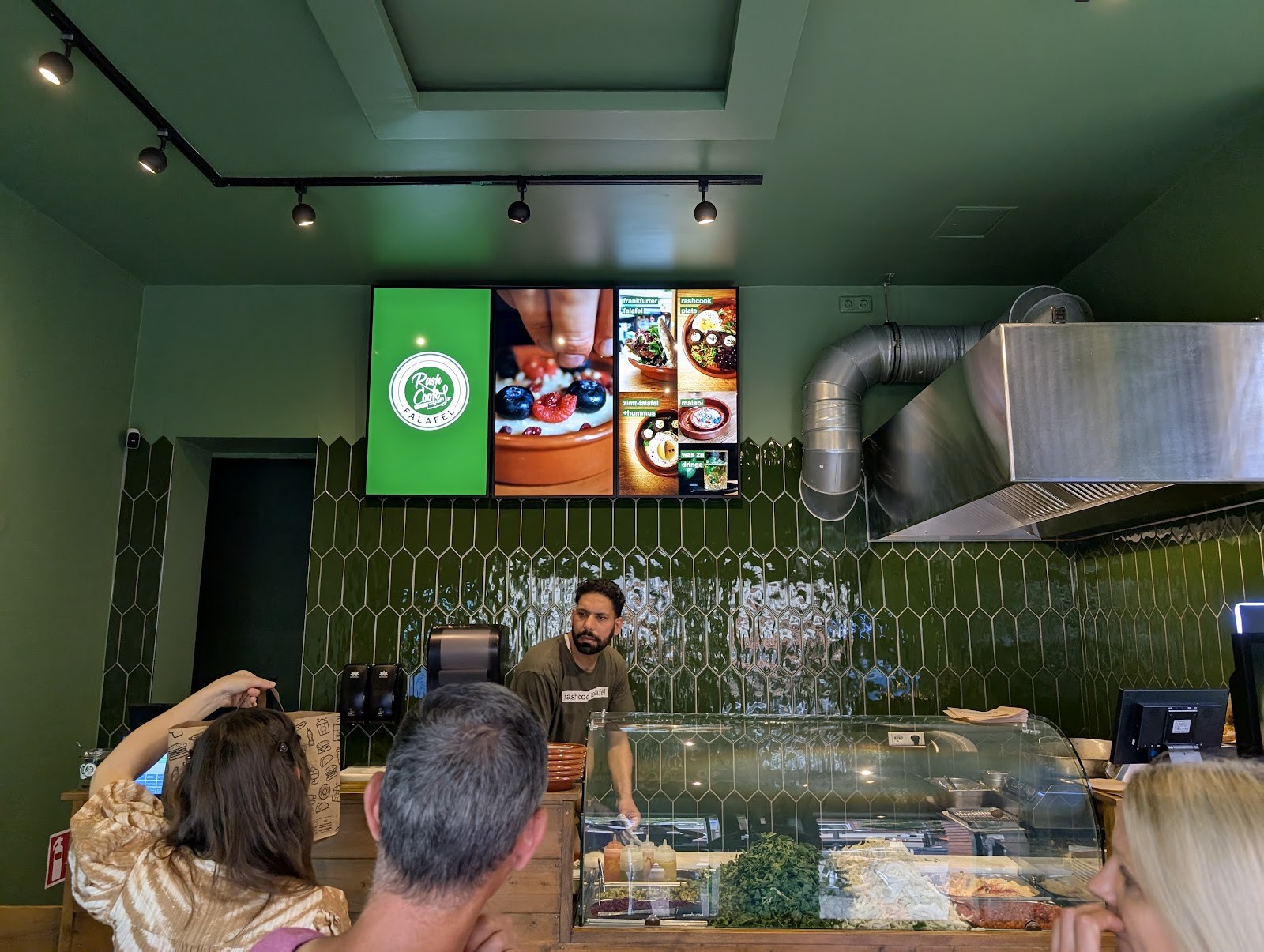 rashcook falafel - Berger Str.: the place