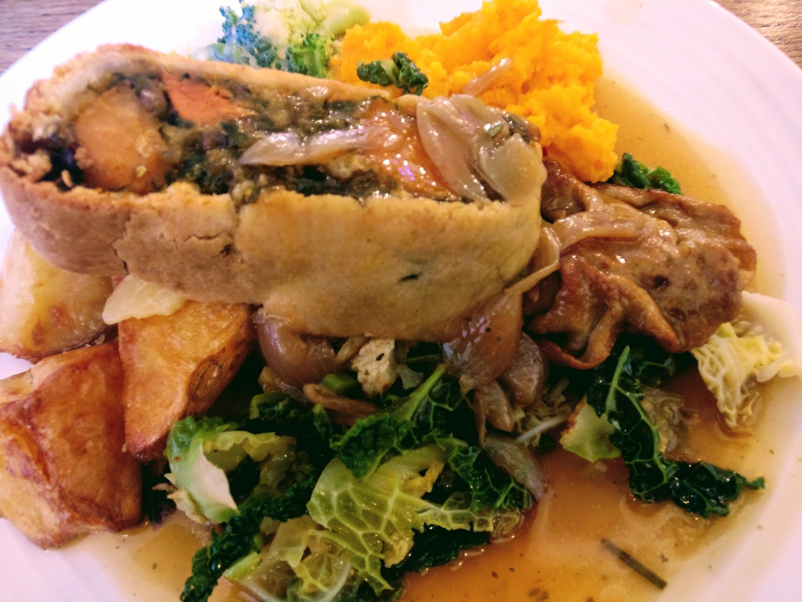 The Cowley Club: food & drinks