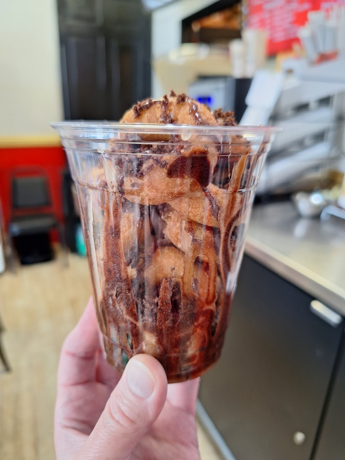 Chani's Donuts: food & drinks