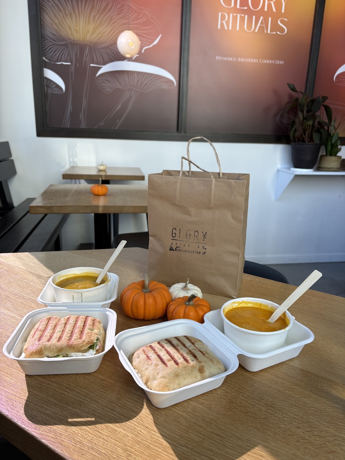 Glory Juice Co.: food & drinks