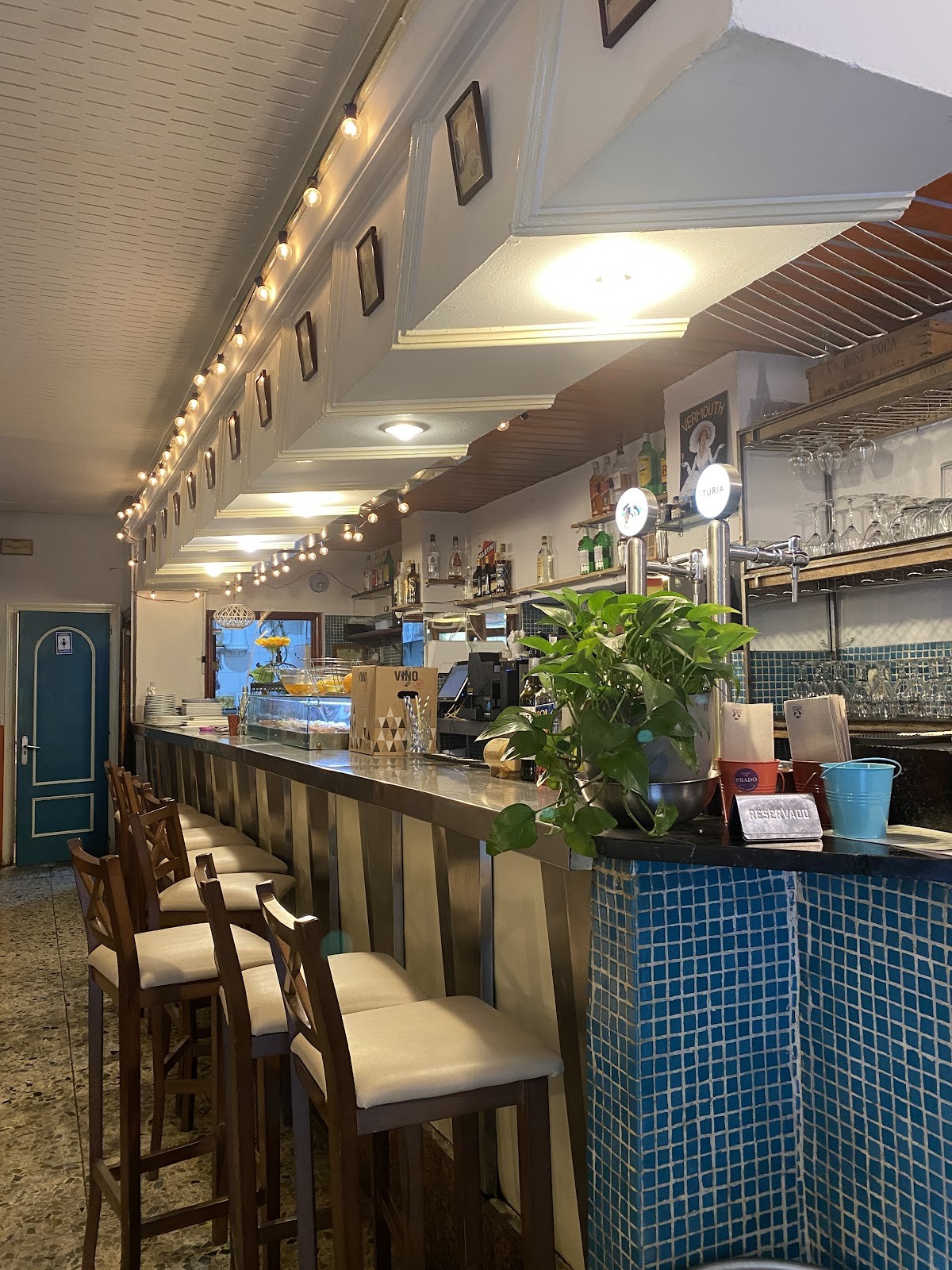 Bar Automático: the place
