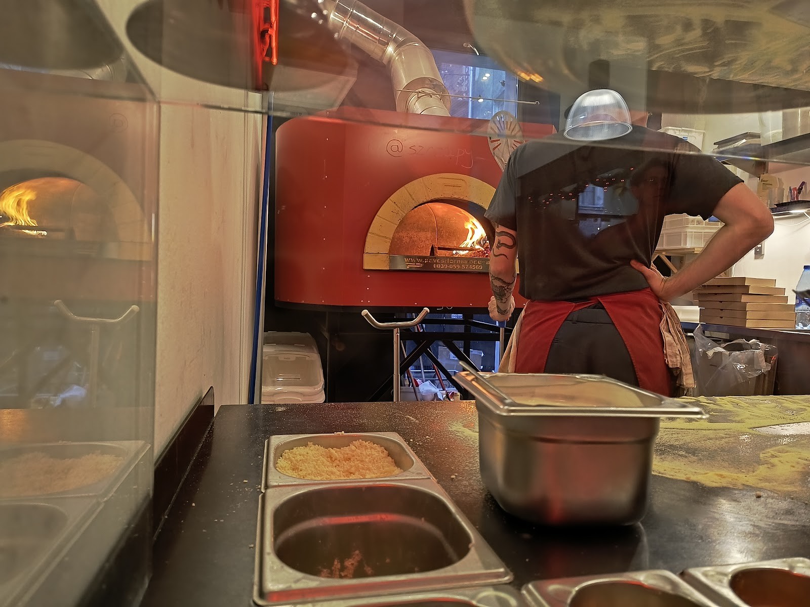 SZCZAPY - Pizza & Wine: the place