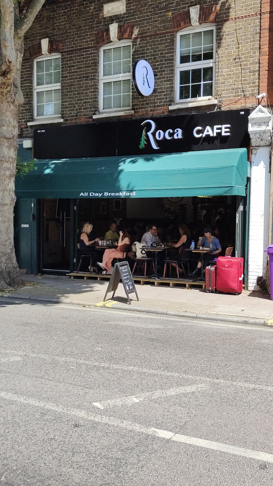 Roca Cafe: the place