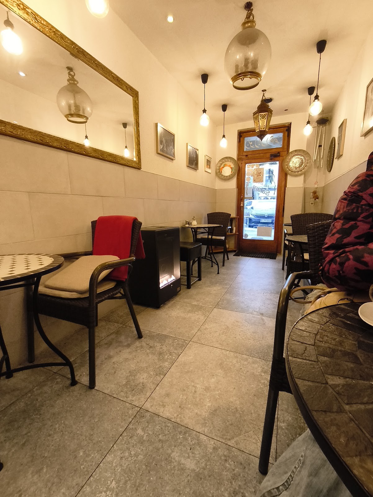 Falafel Salam: the place