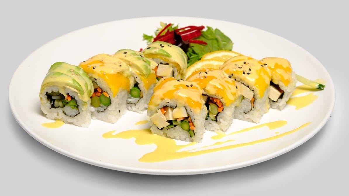 BESPOKE & SUSHI: food & drinks