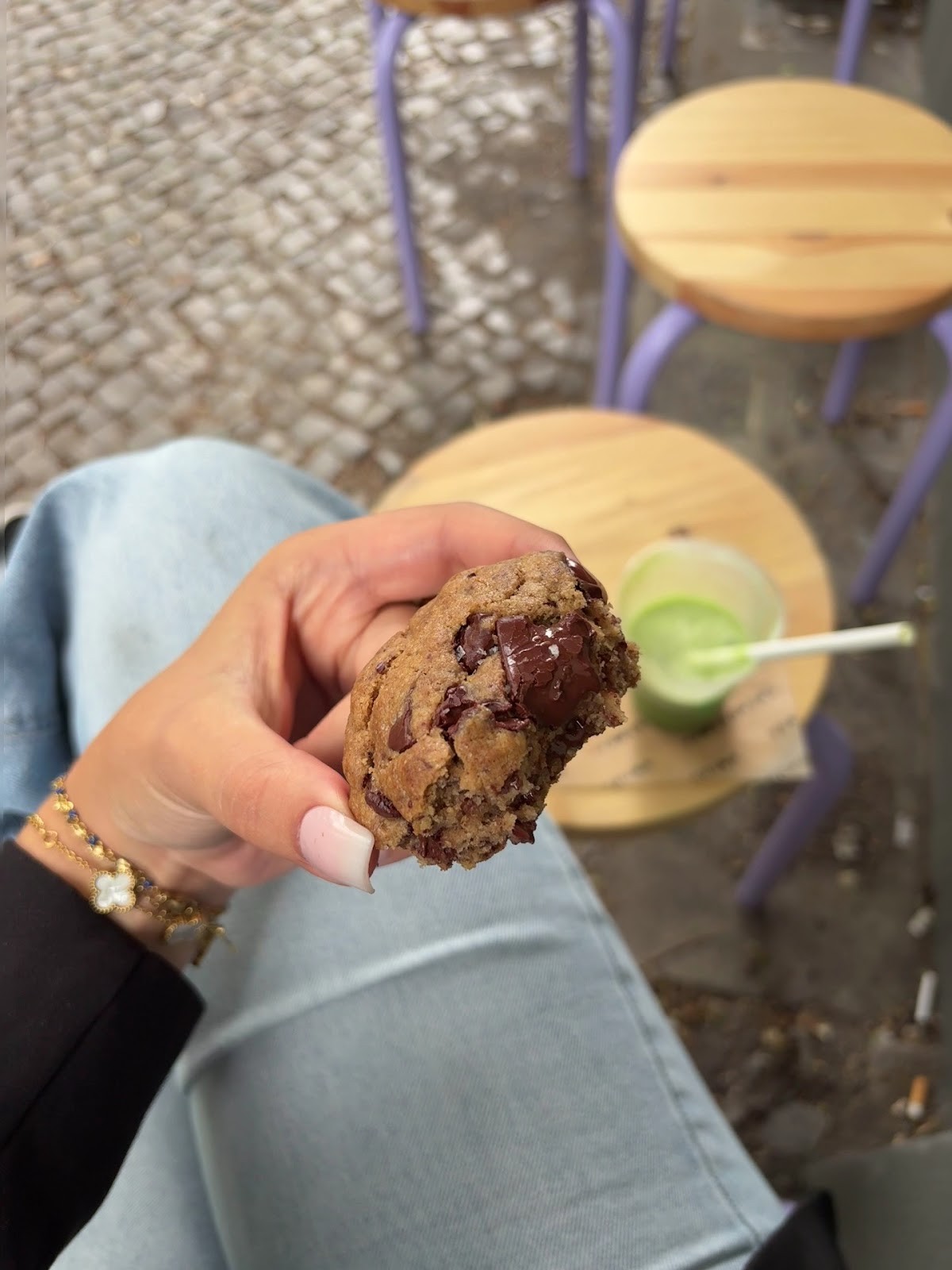 Round & Edgy: food & drinks