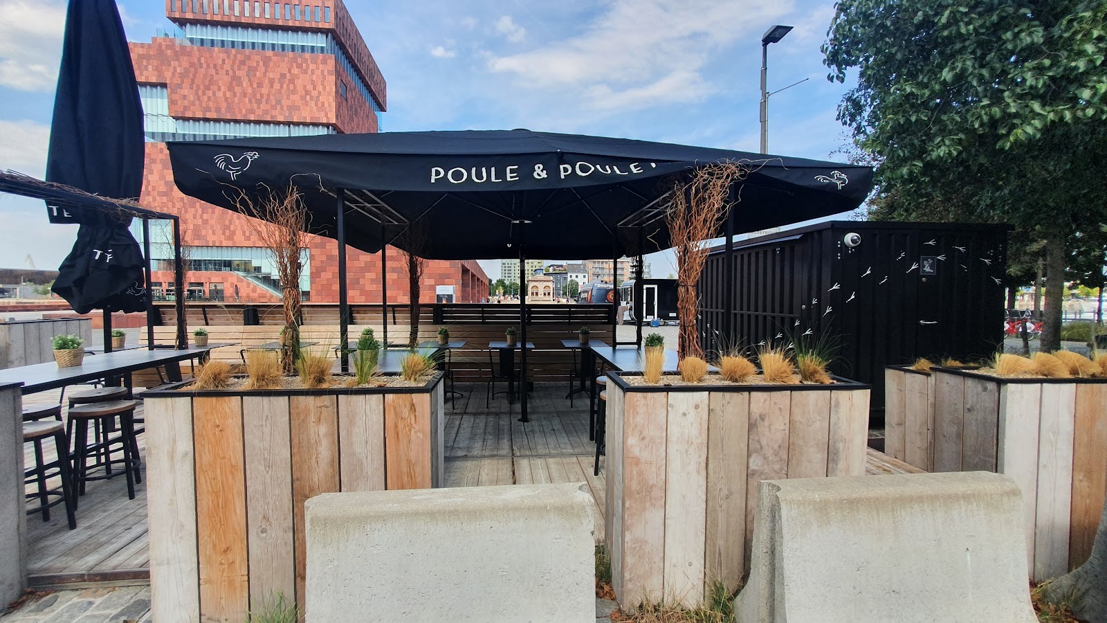 Poule & Poulette: the place
