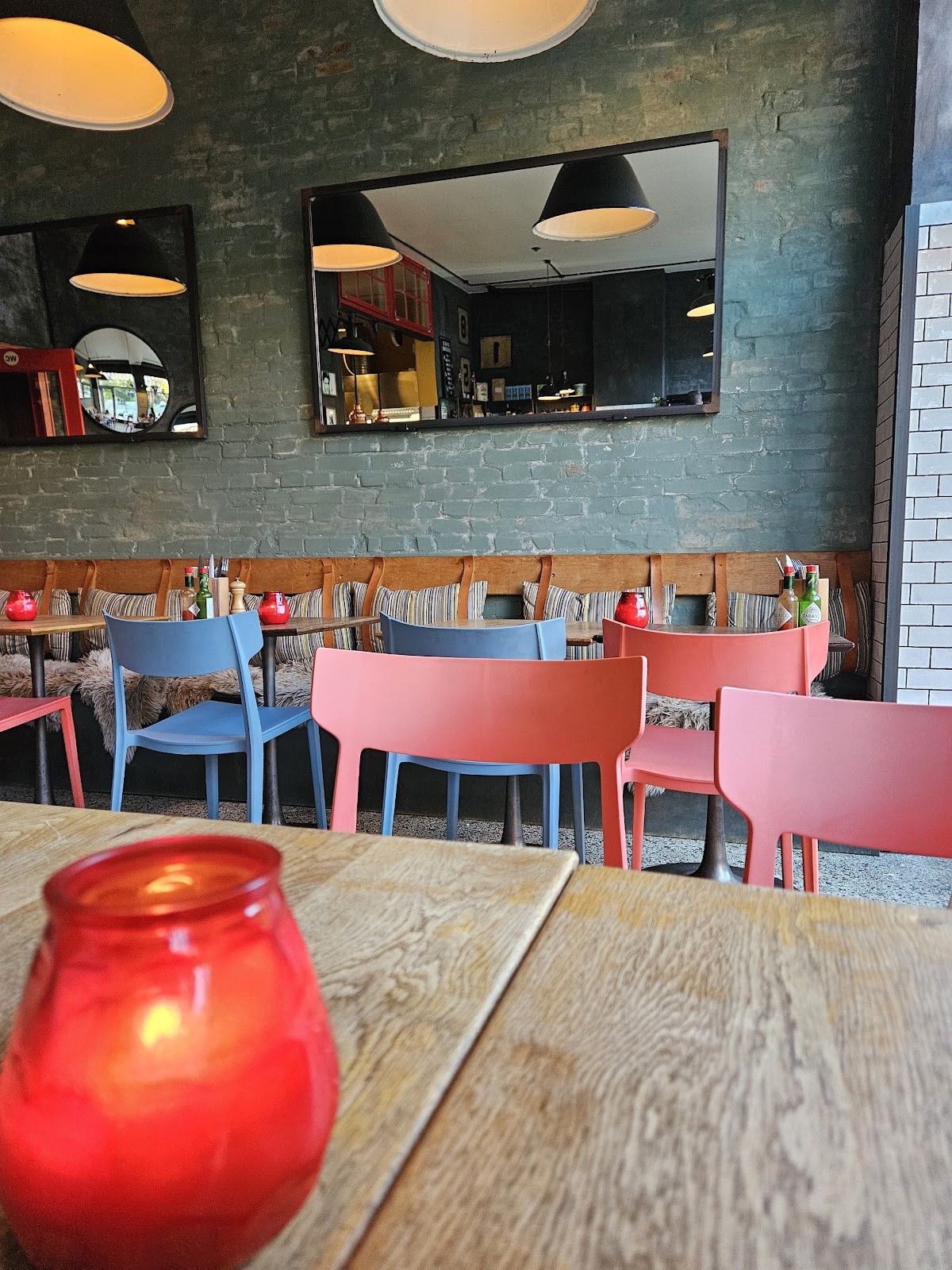 Stefanos pizza: the place