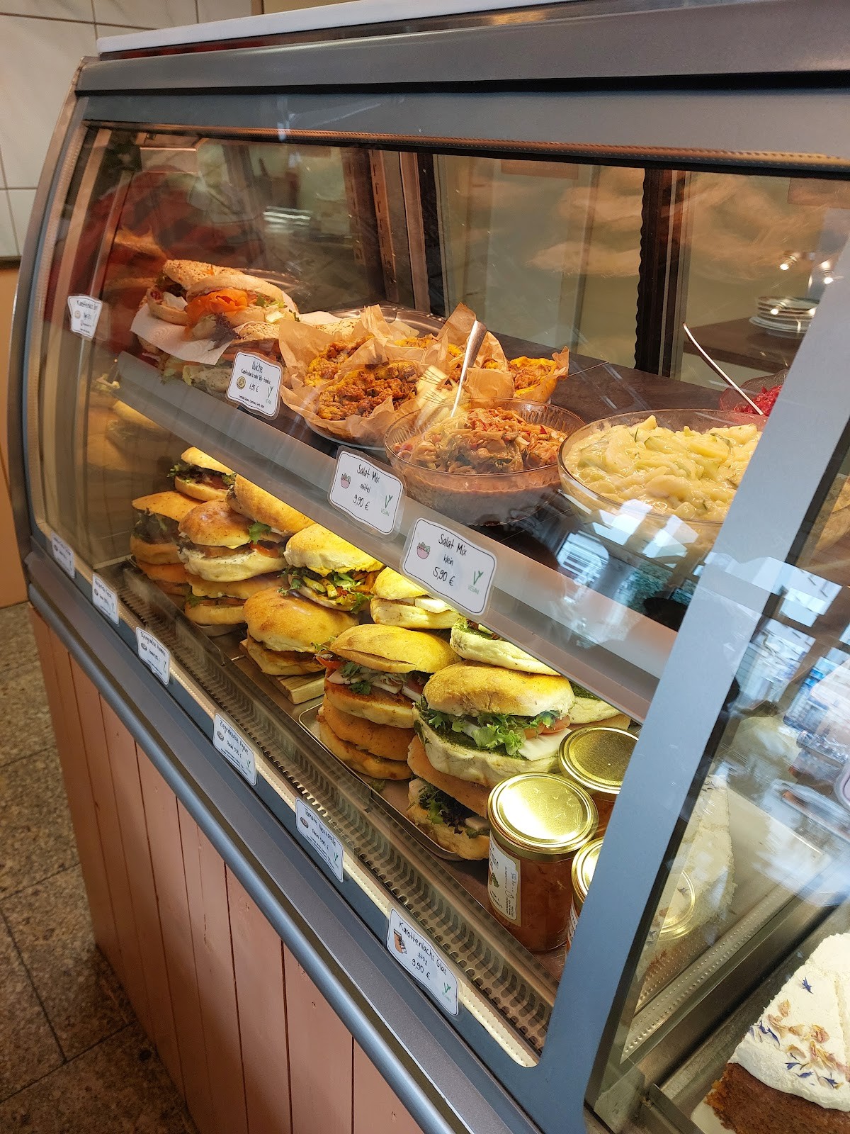 Café Rotkehlchen (Südstadt): the place